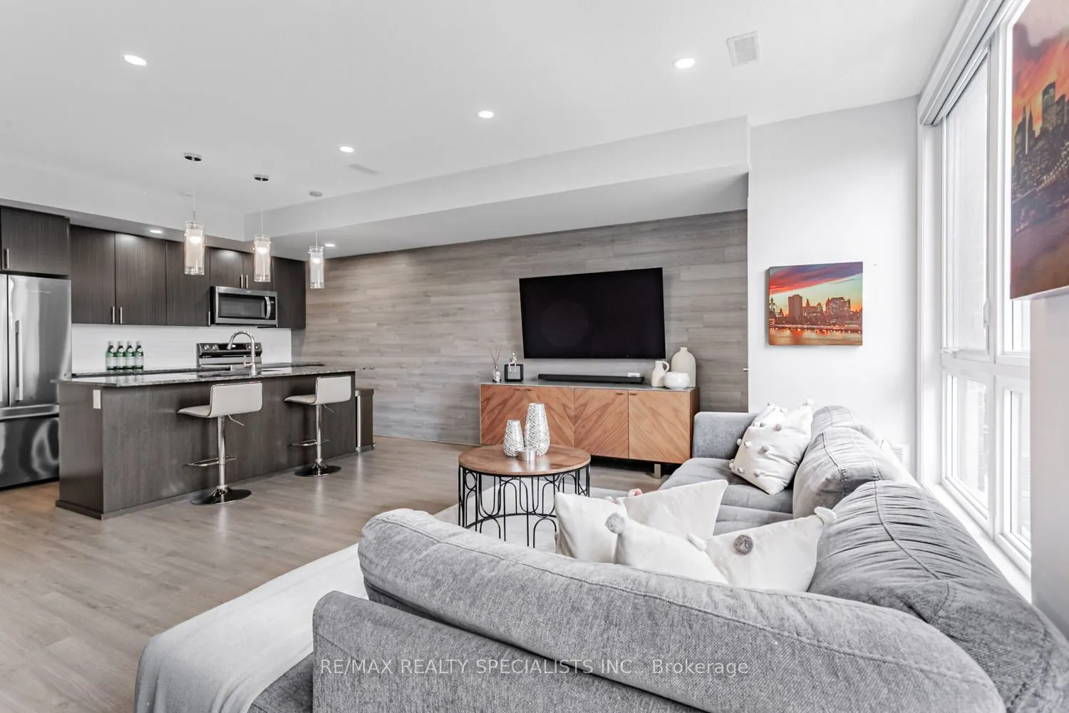 1210 Main Street E, #203