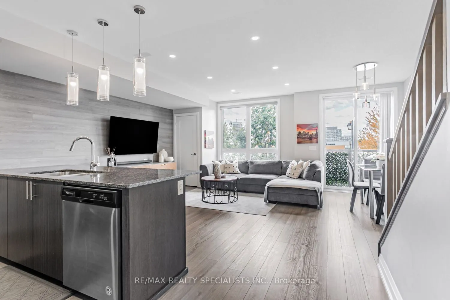 1210 Main Street E, #203