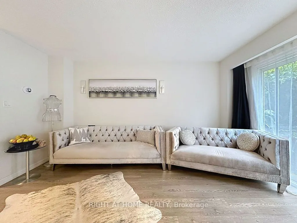 2120 Rathburn Road E, #101