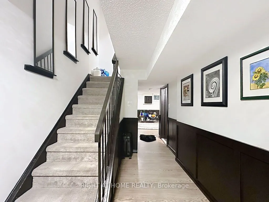 2120 Rathburn Road E, #101