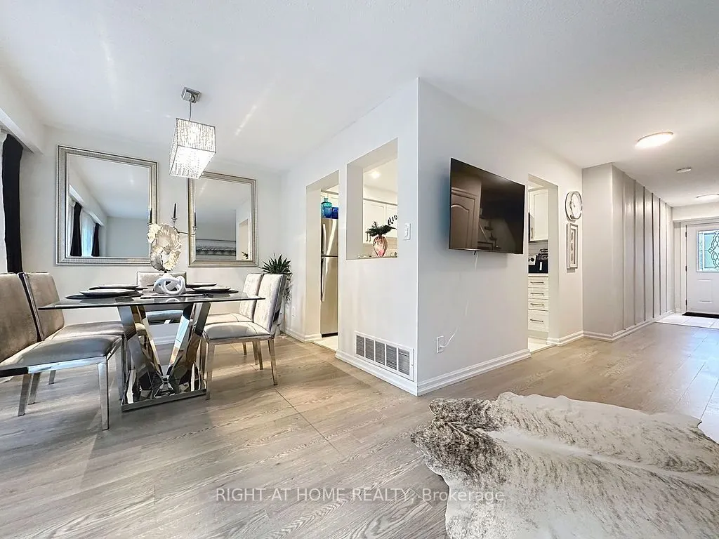 2120 Rathburn Road E, #101