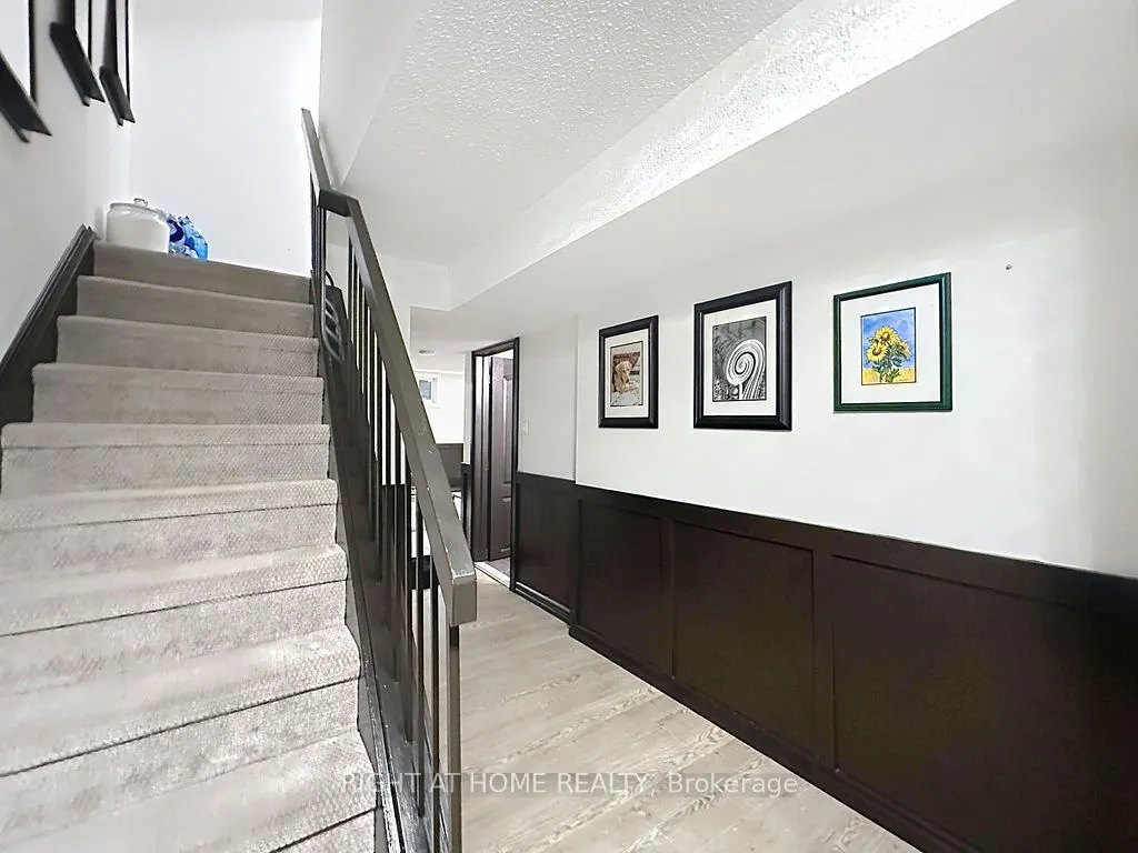2120 Rathburn Road E, #101