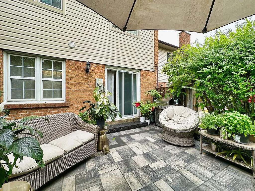 2120 Rathburn Road E, #101