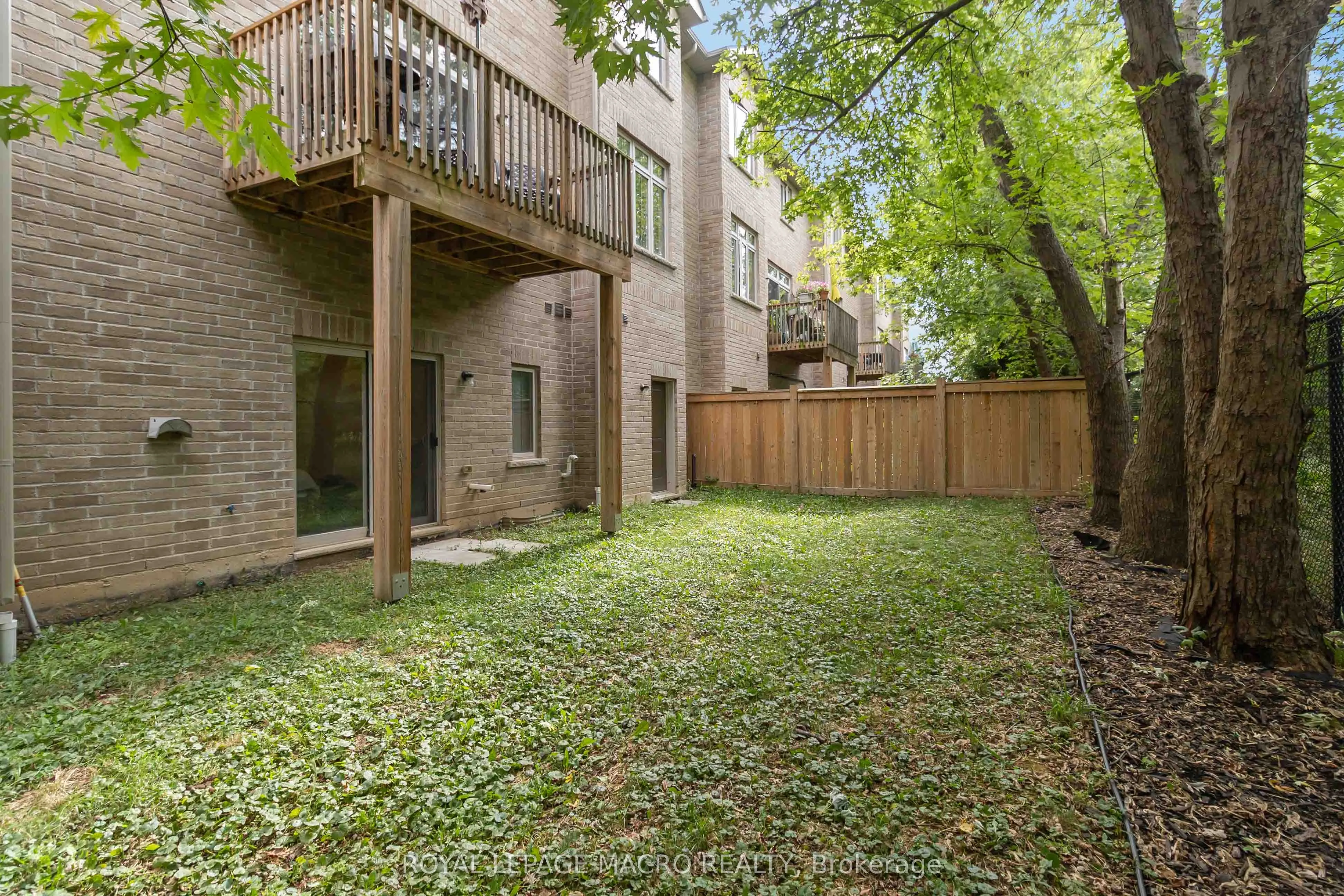 2010 Deerview Common
