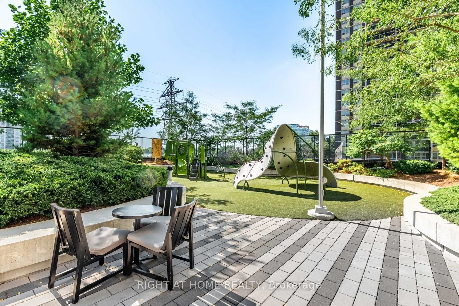 9 Mabelle Avenue, #318