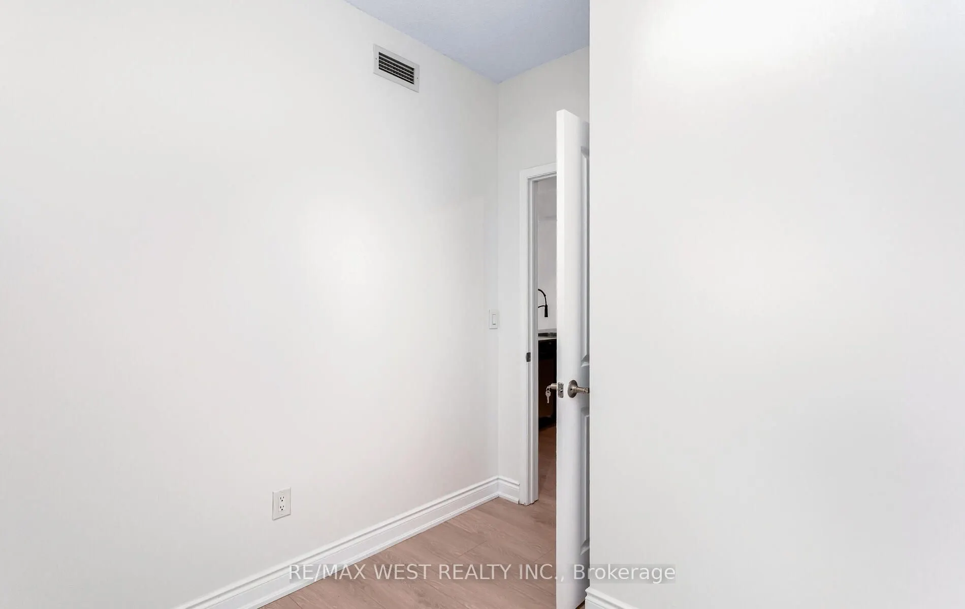 385 Prince Of Wales Drive, #1709