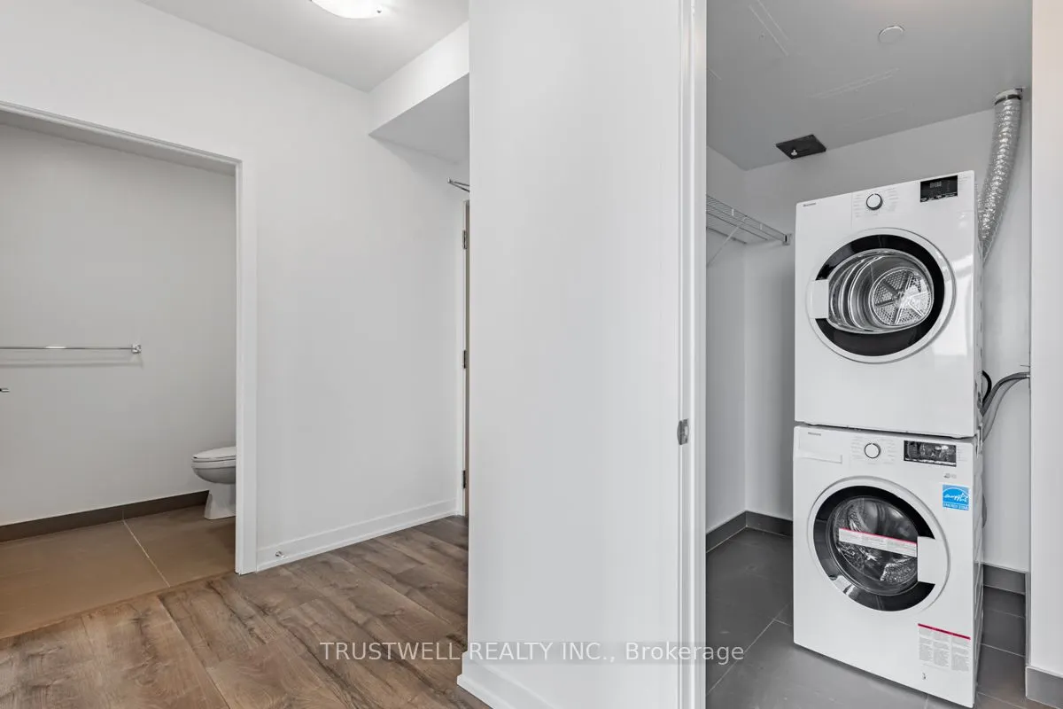 1787 St Clair Avenue W, #1107