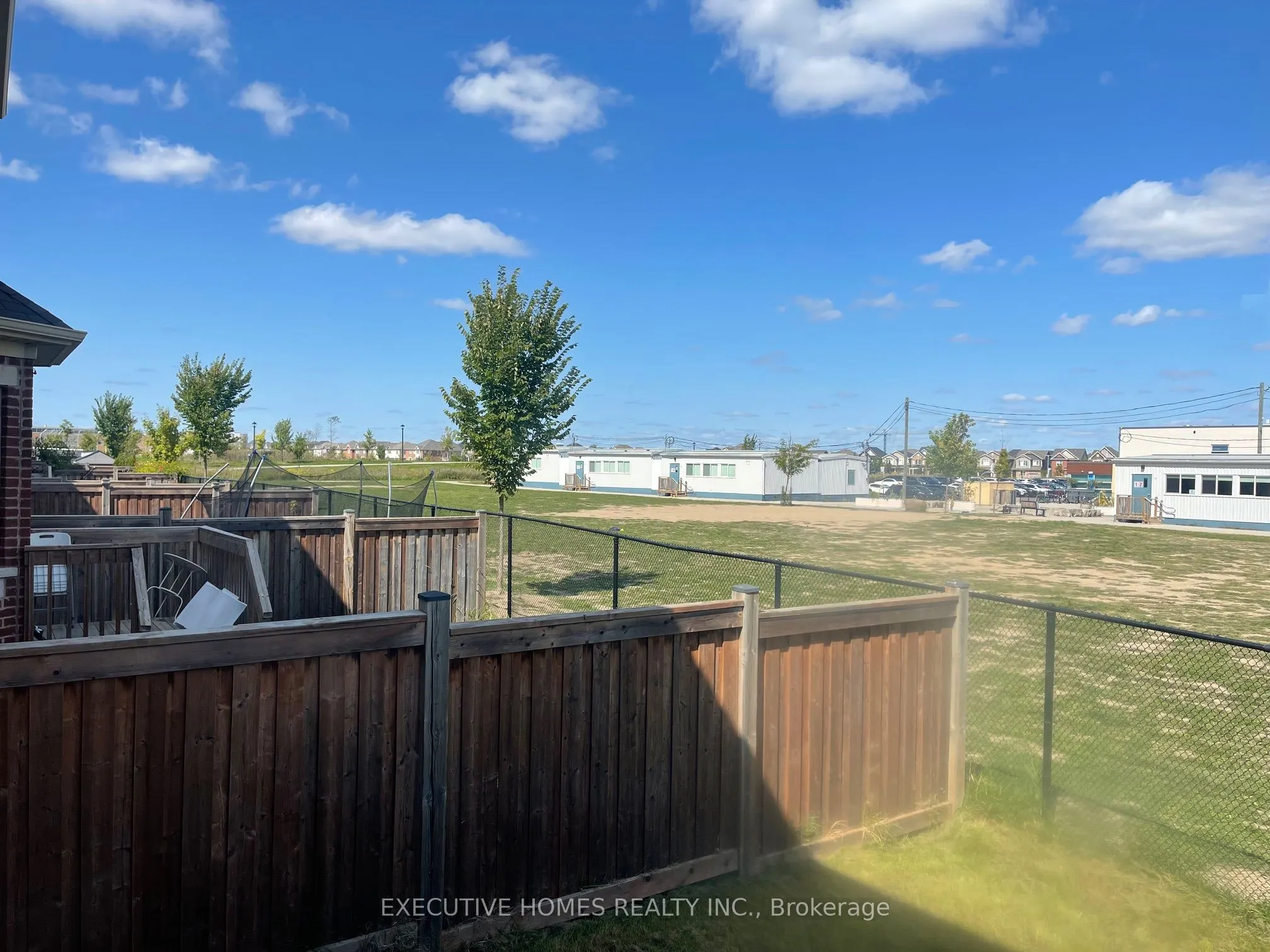 1457 Chretien Street