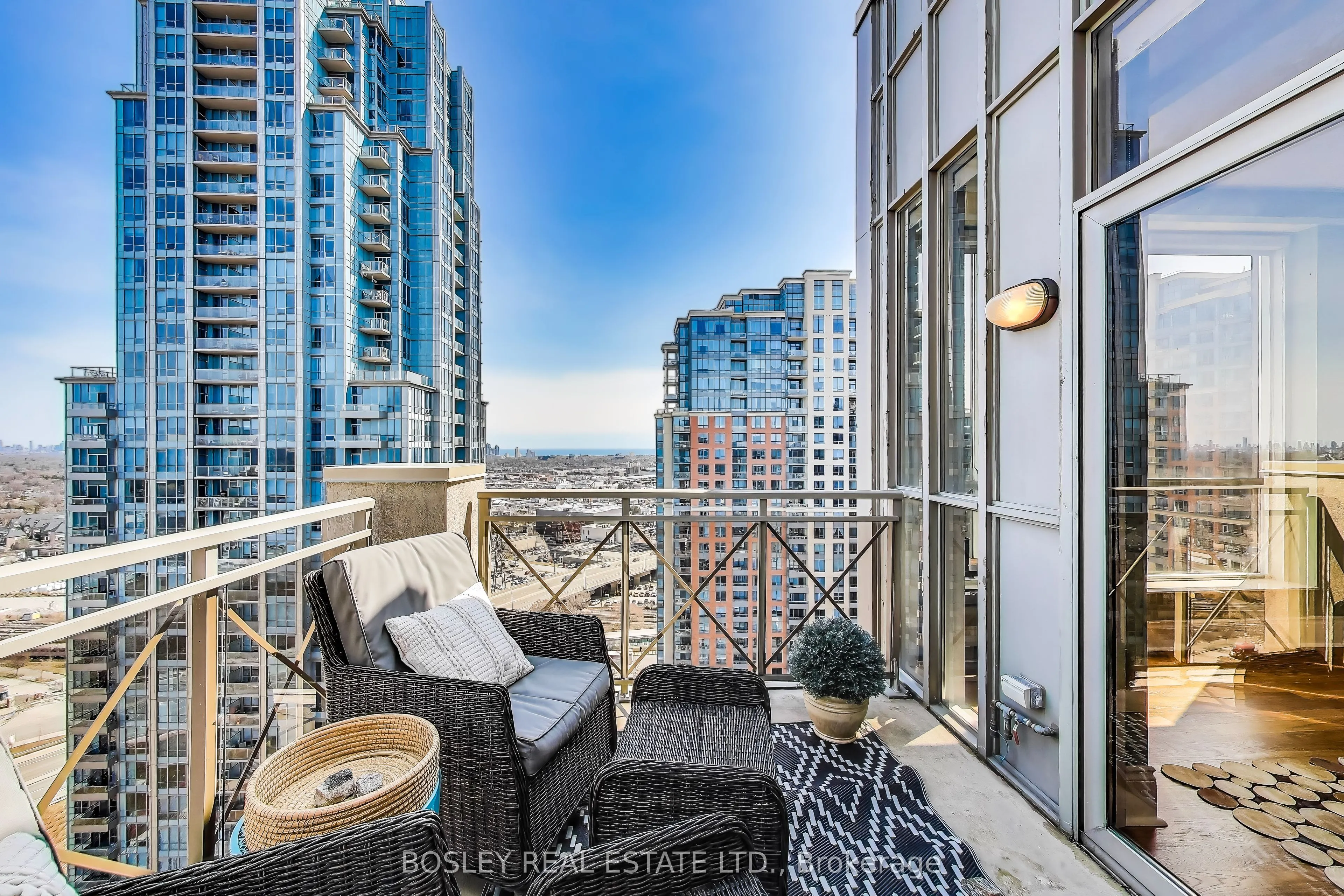 5229 Dundas Street W, #PH08