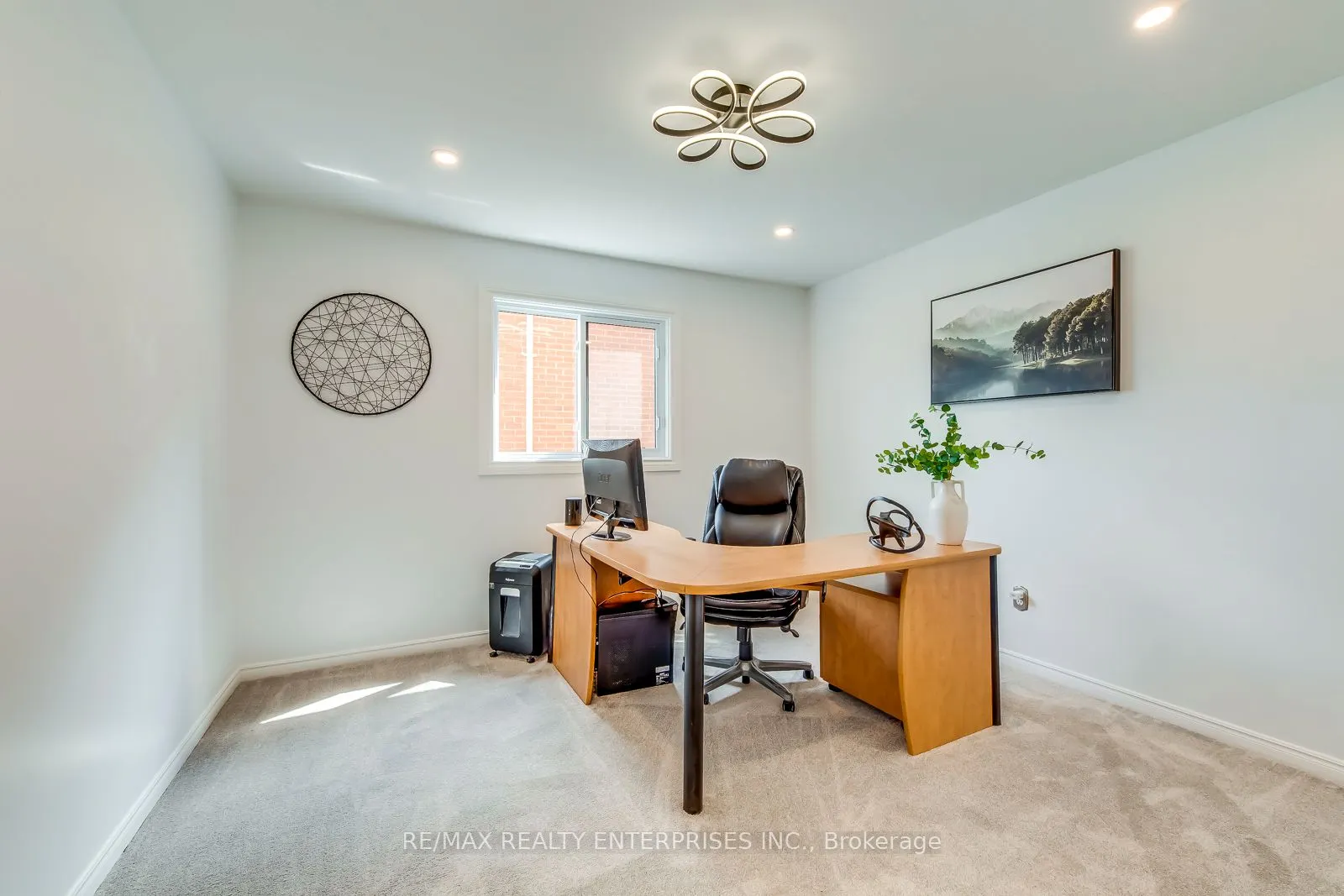2394 Wynten Way