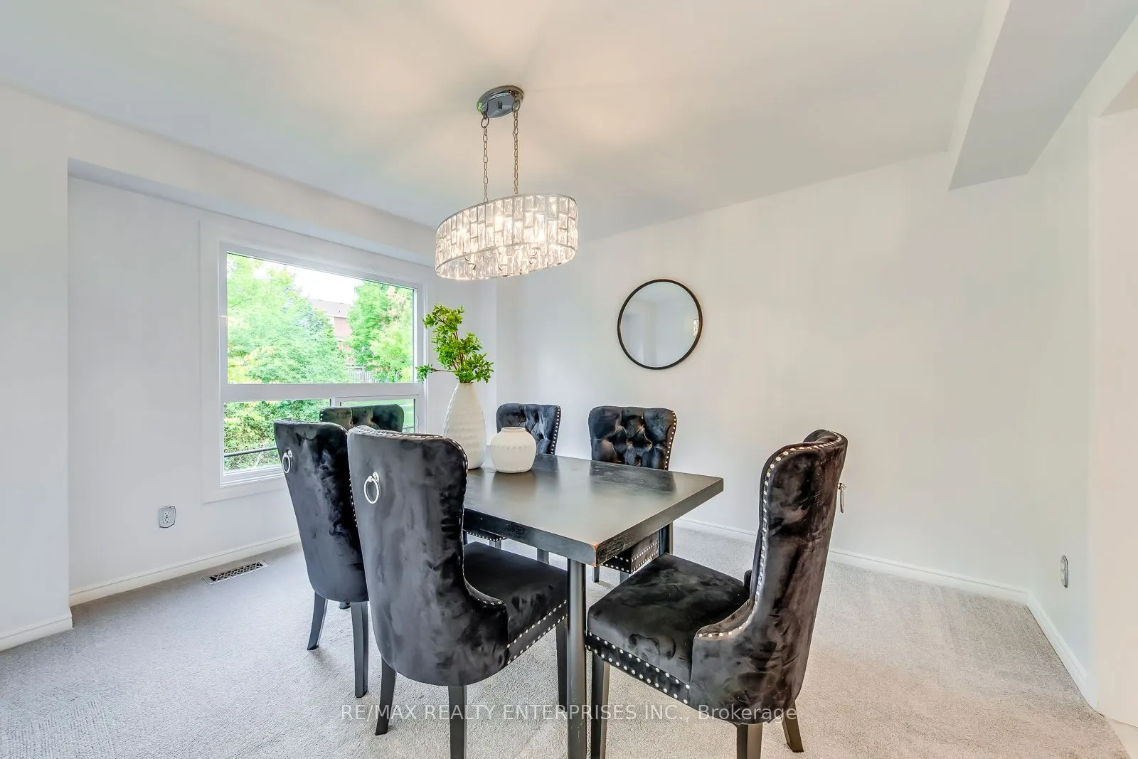 2394 Wynten Way