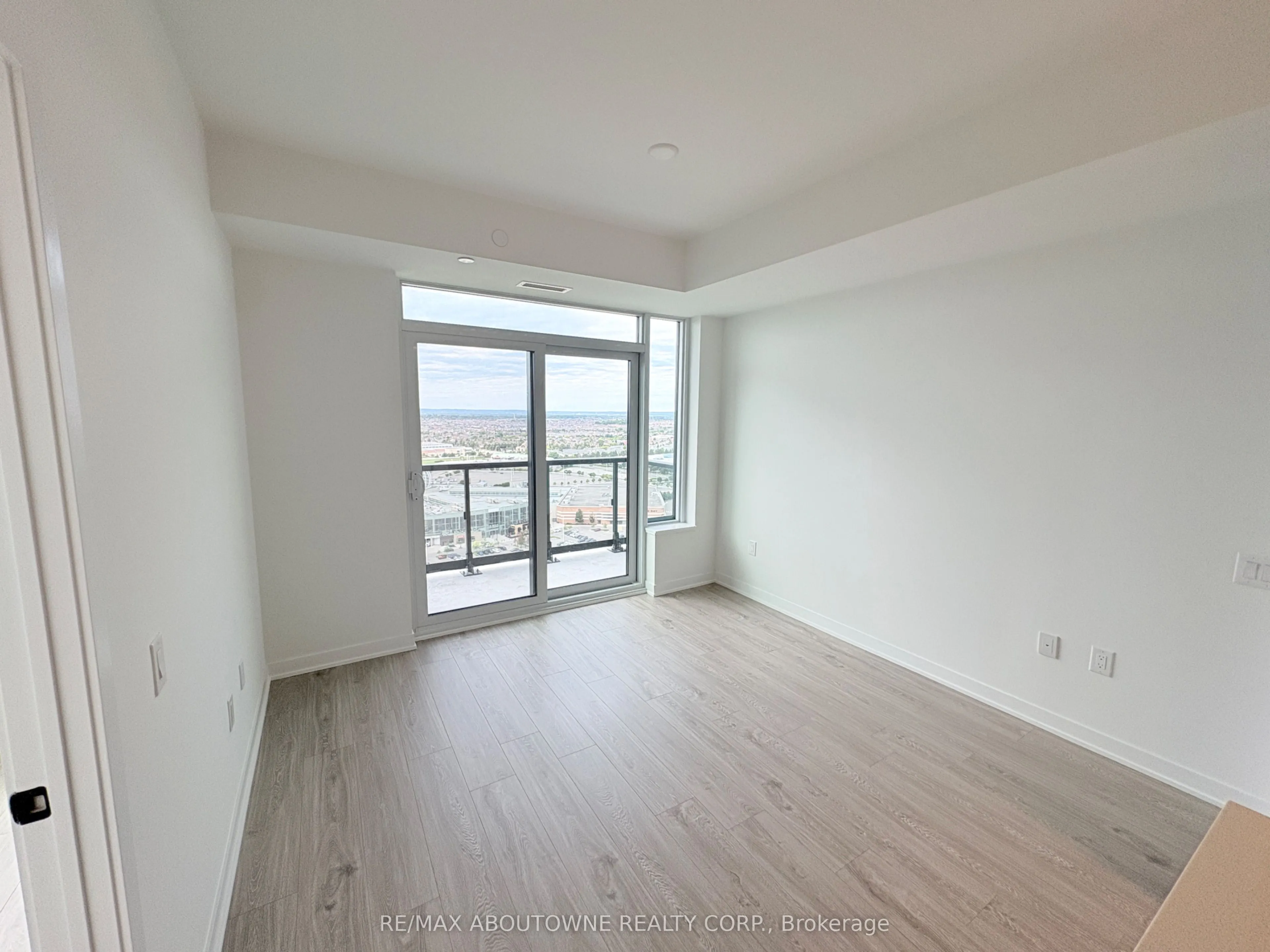 2495 Eglinton Avenue W, #2605