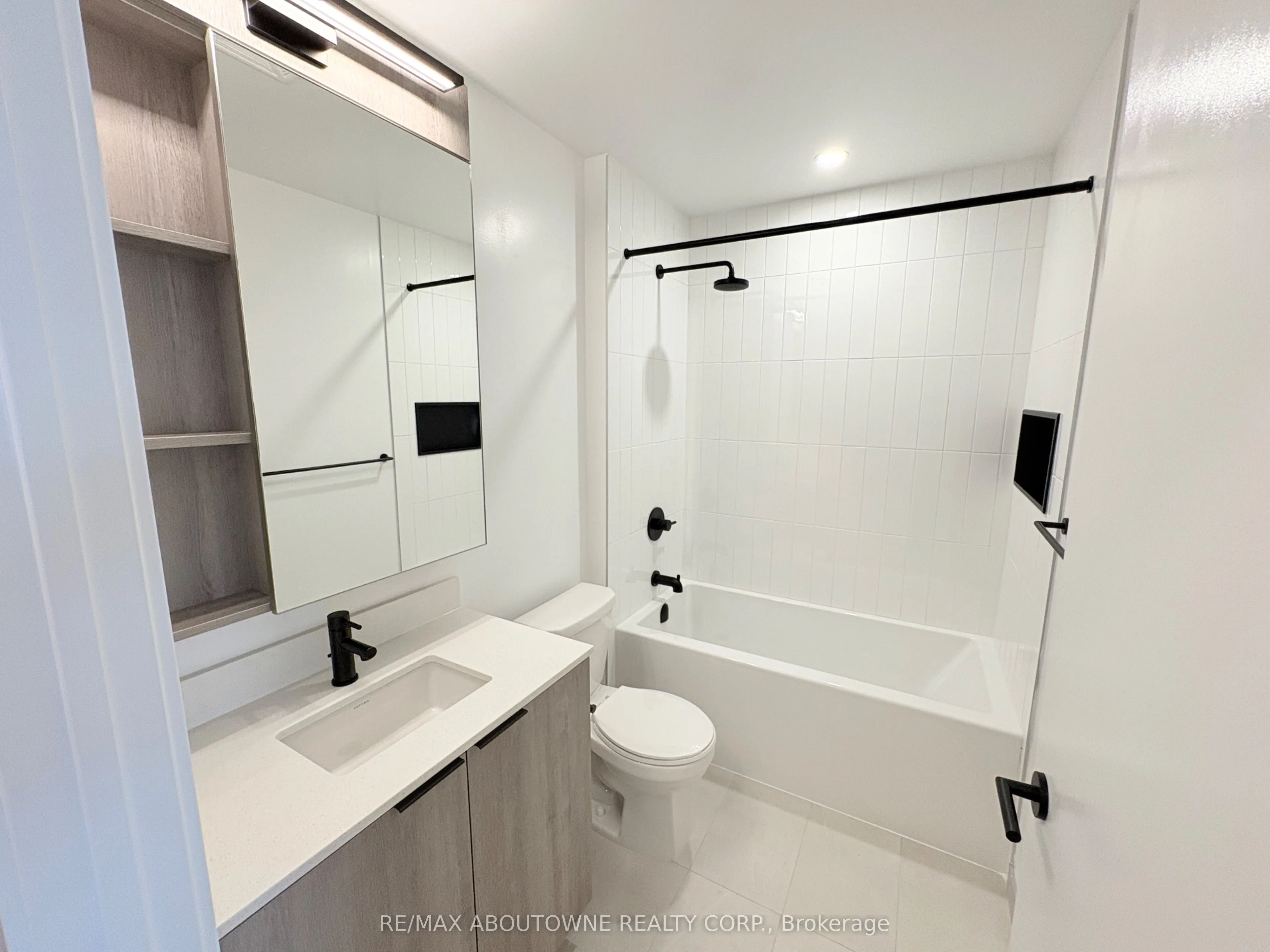 2495 Eglinton Avenue W, #2605