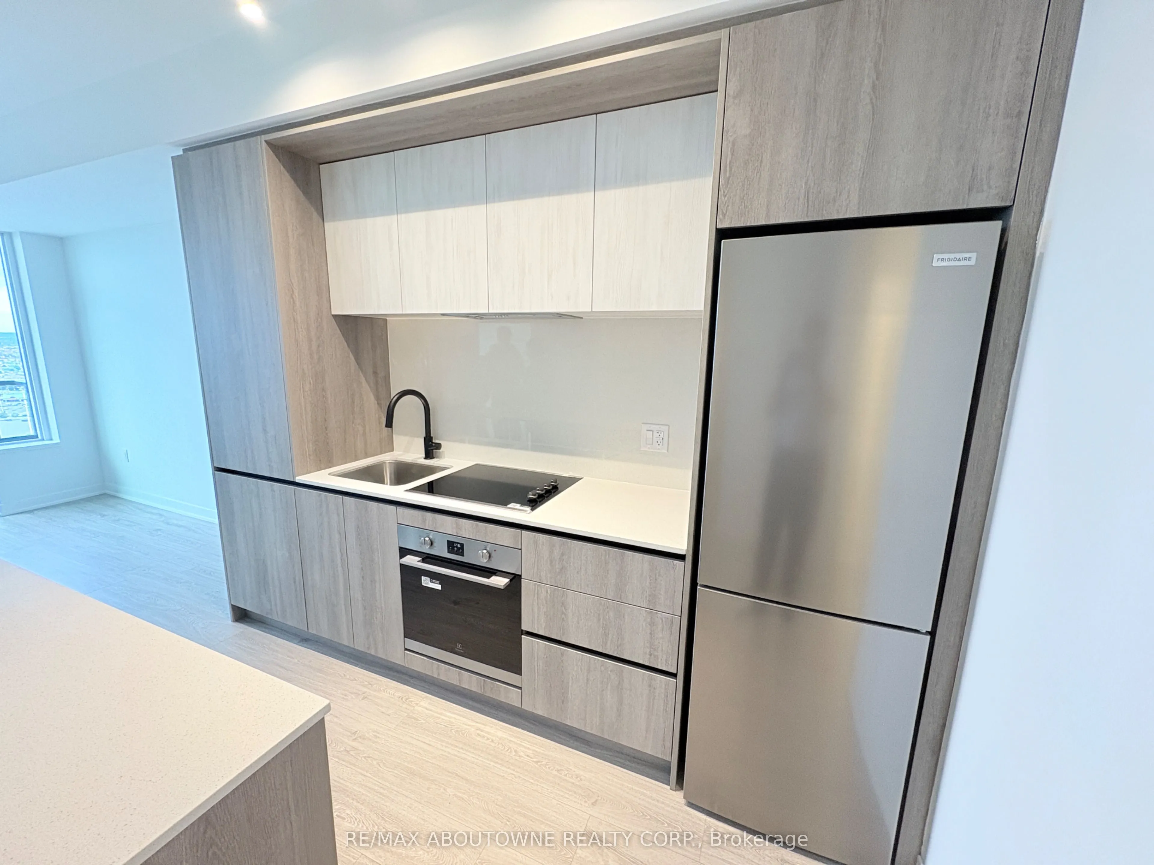 2495 Eglinton Avenue W, #2605