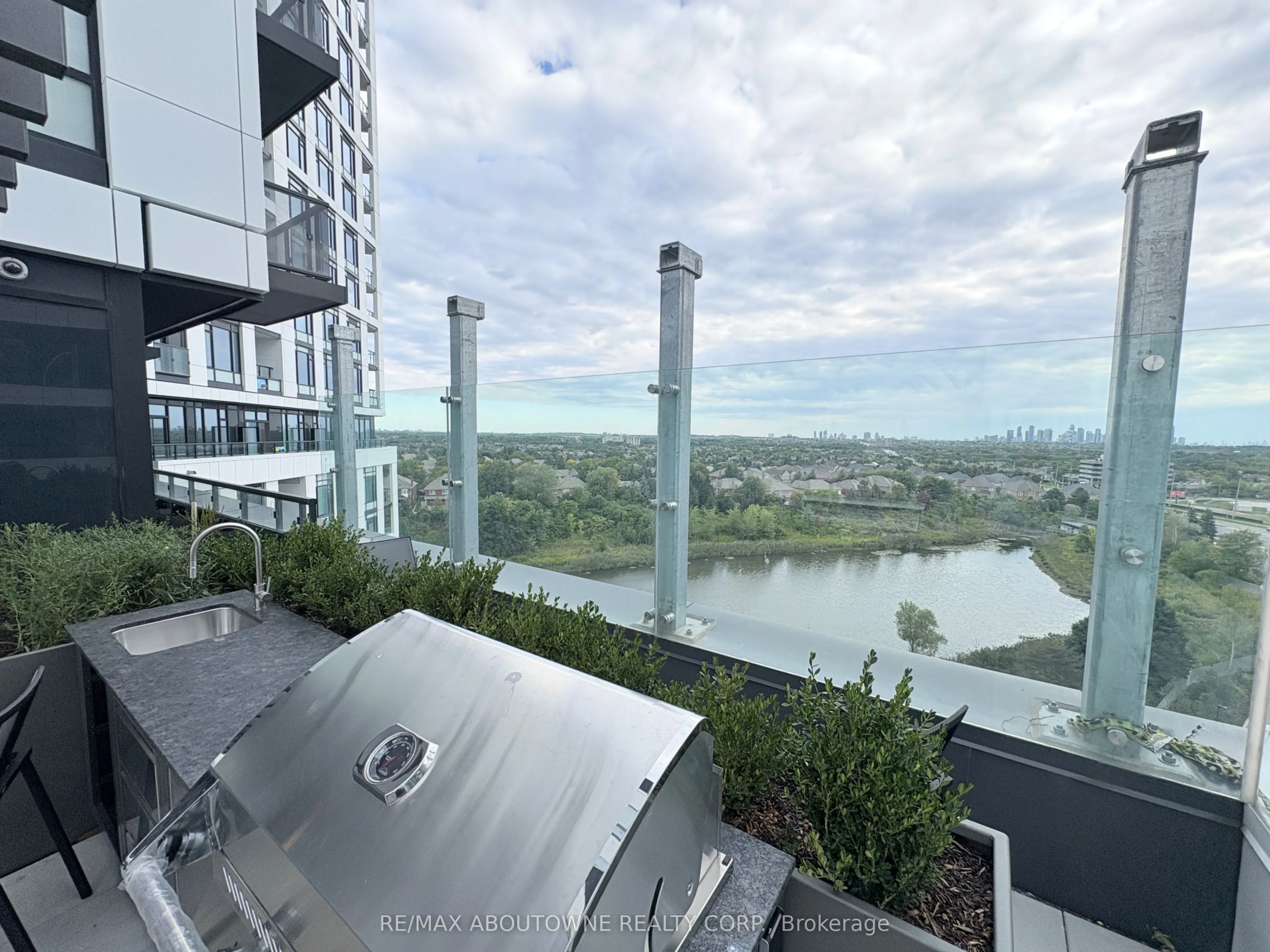 2495 Eglinton Avenue W, #2605