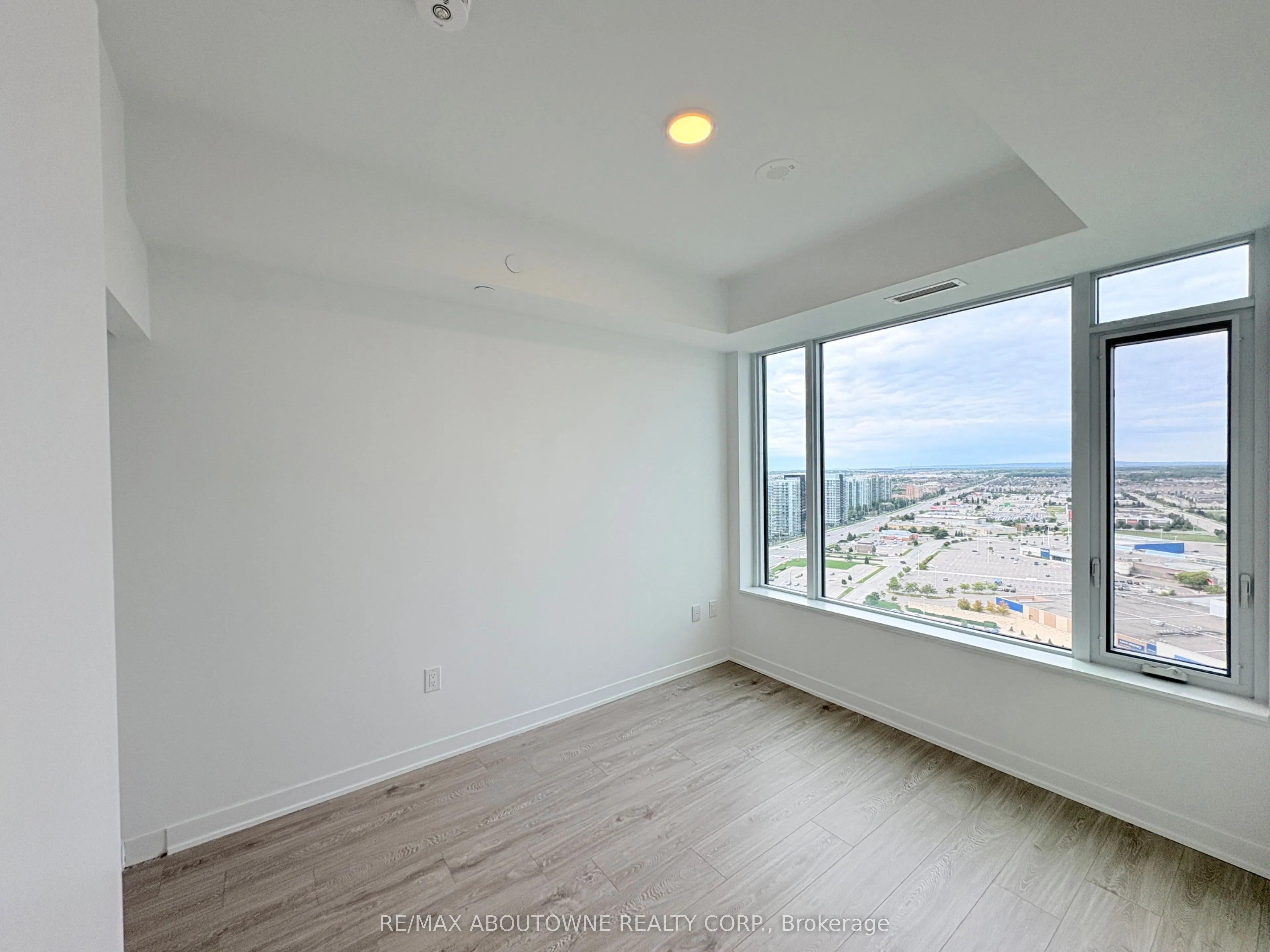 2495 Eglinton Avenue W, #2605