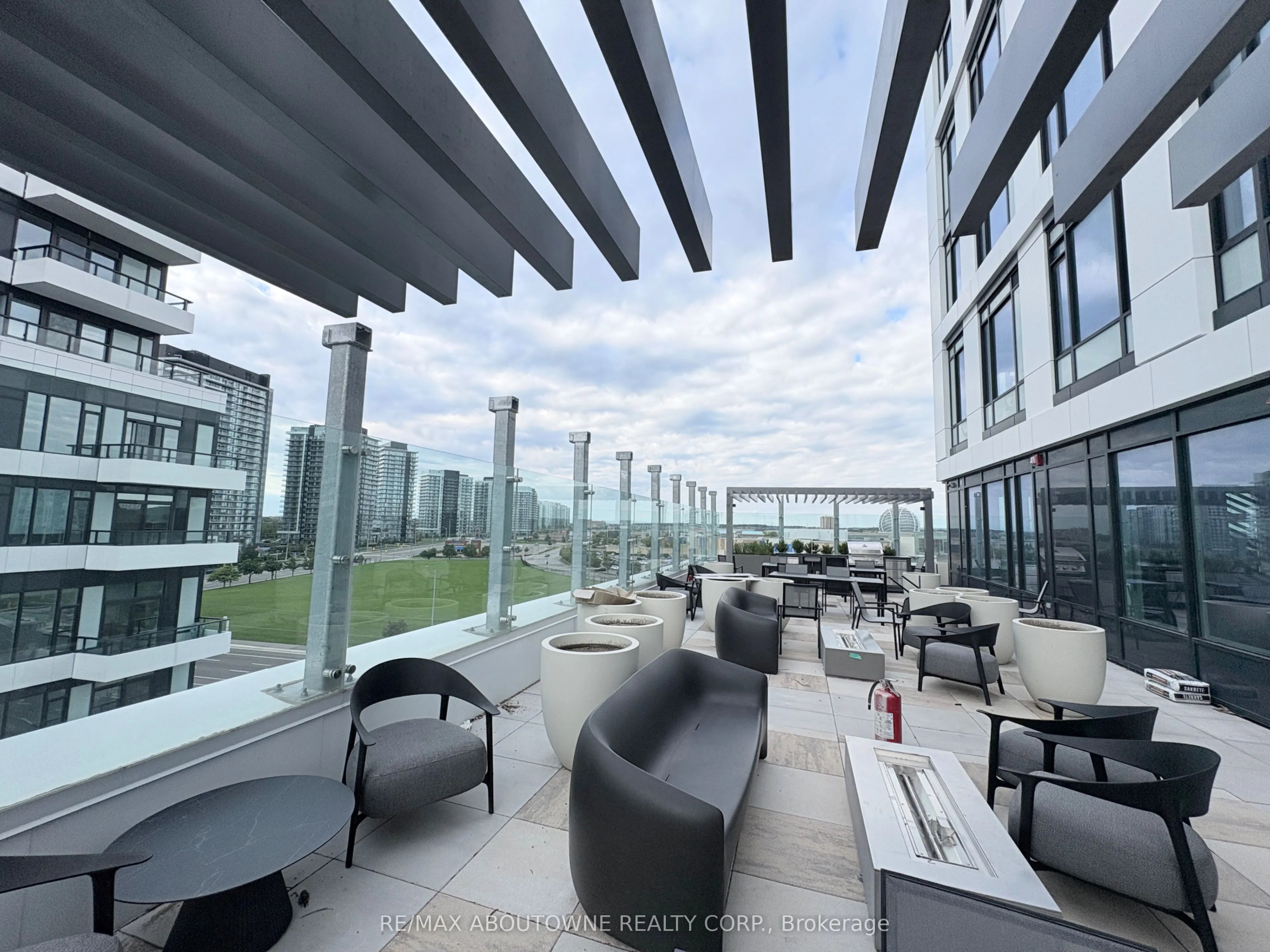 2495 Eglinton Avenue W, #2605