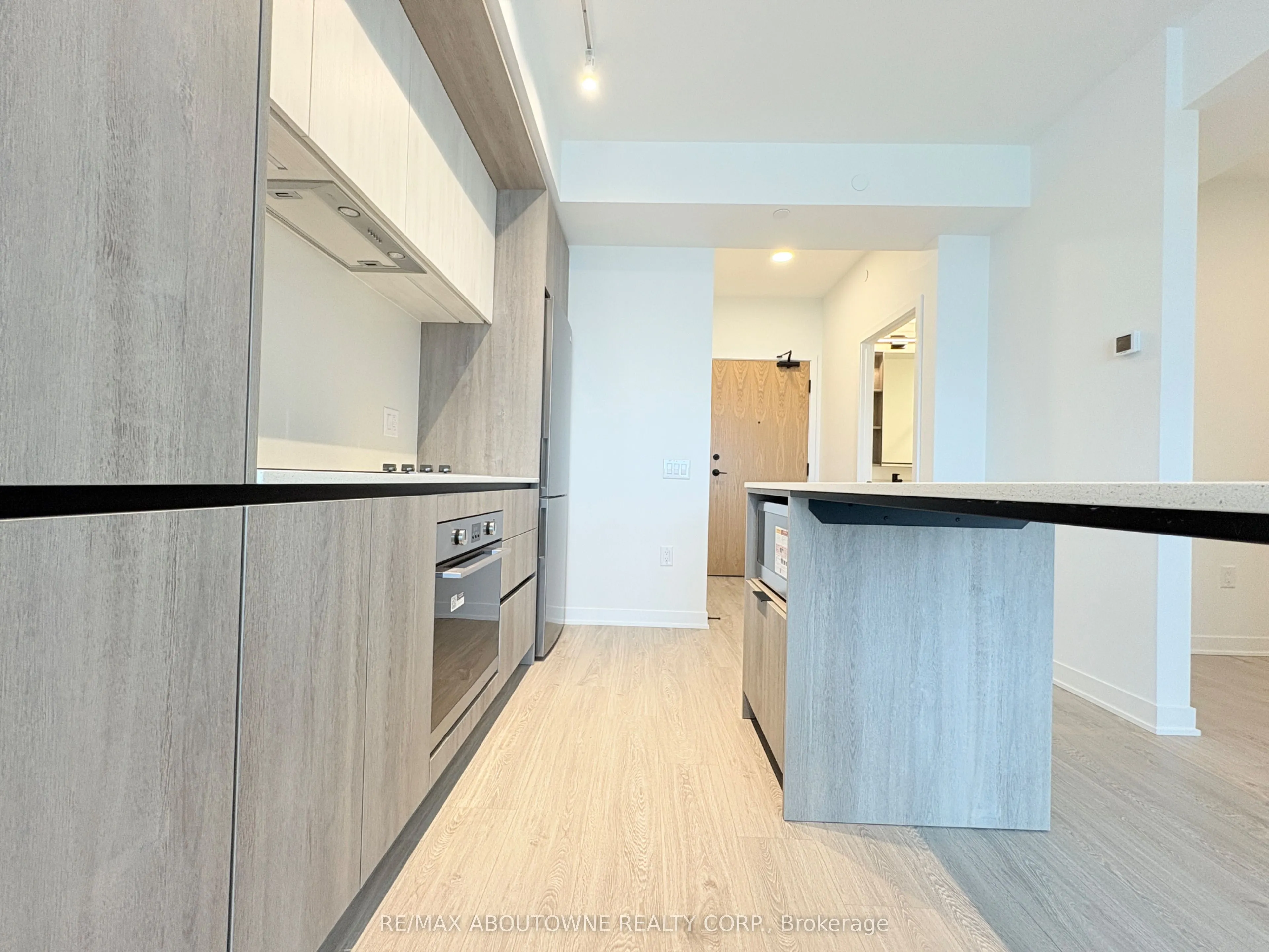 2495 Eglinton Avenue W, #2605