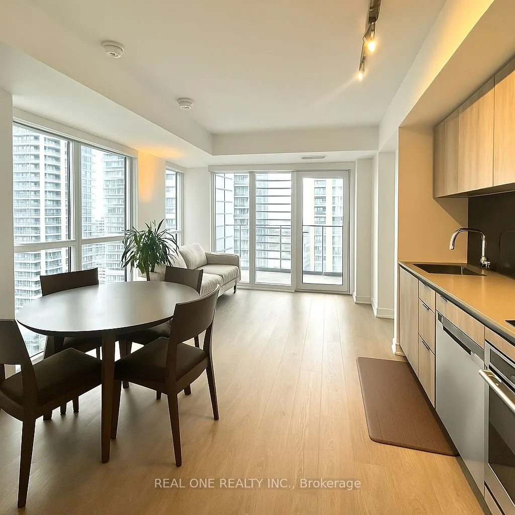 5 Mabelle Avenue, #733