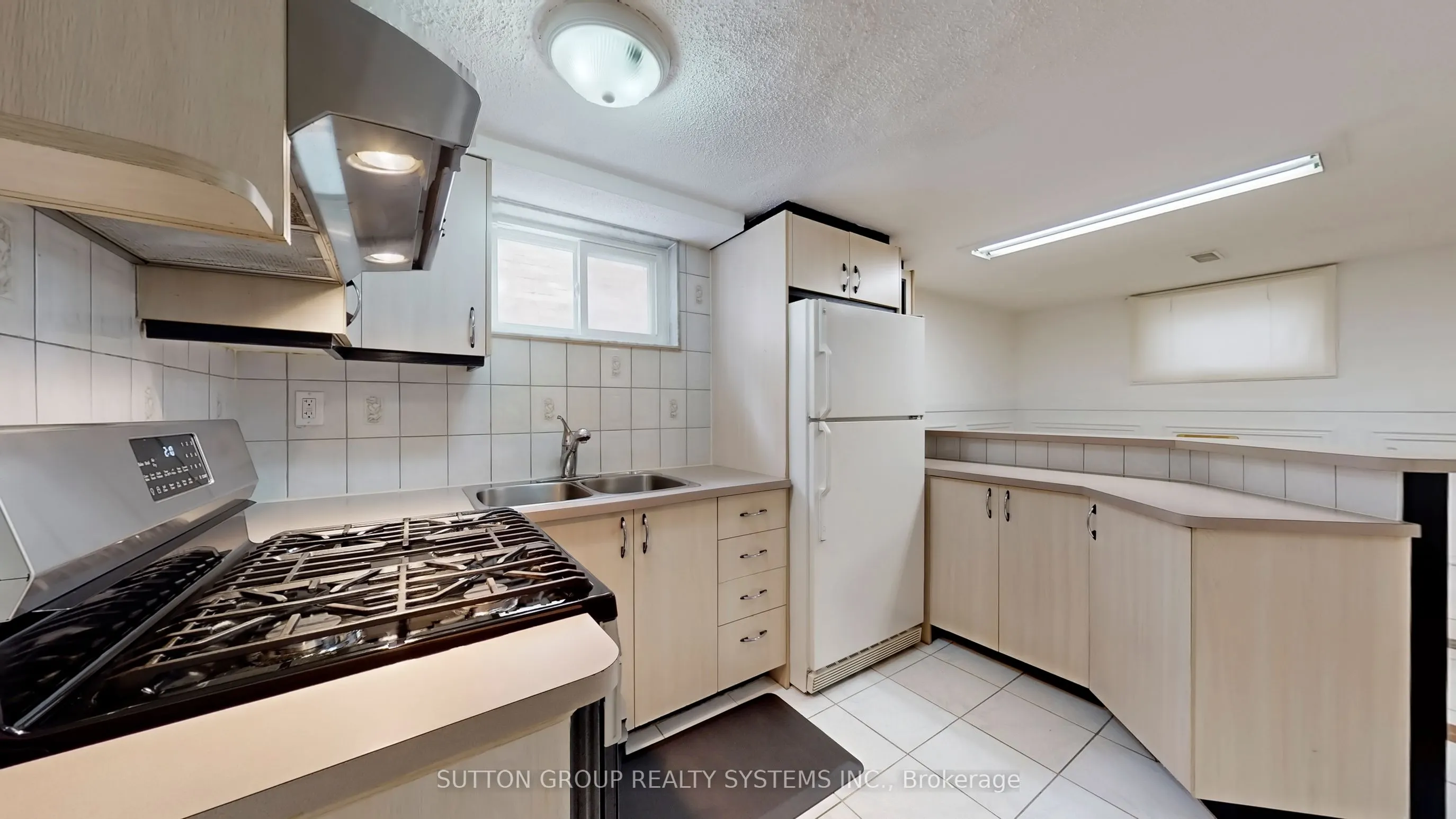 129 Lonborough Avenue