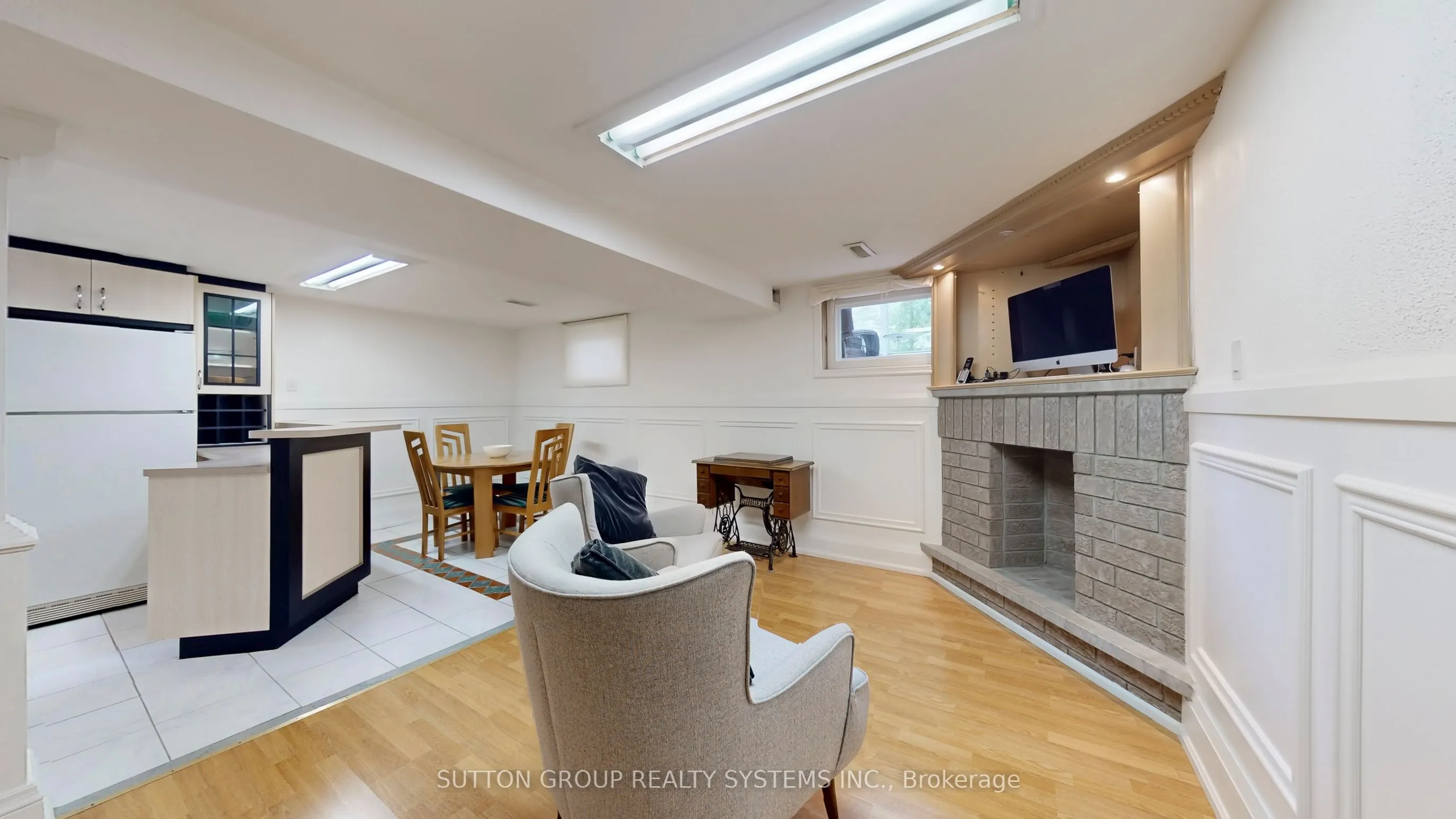 129 Lonborough Avenue