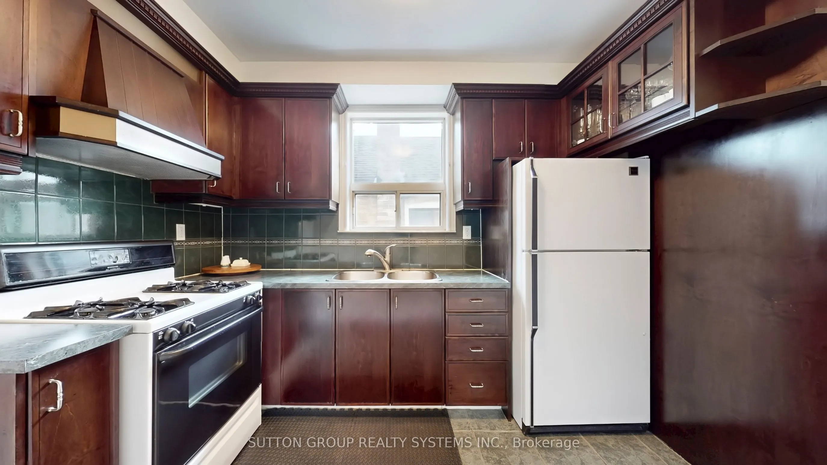 129 Lonborough Avenue