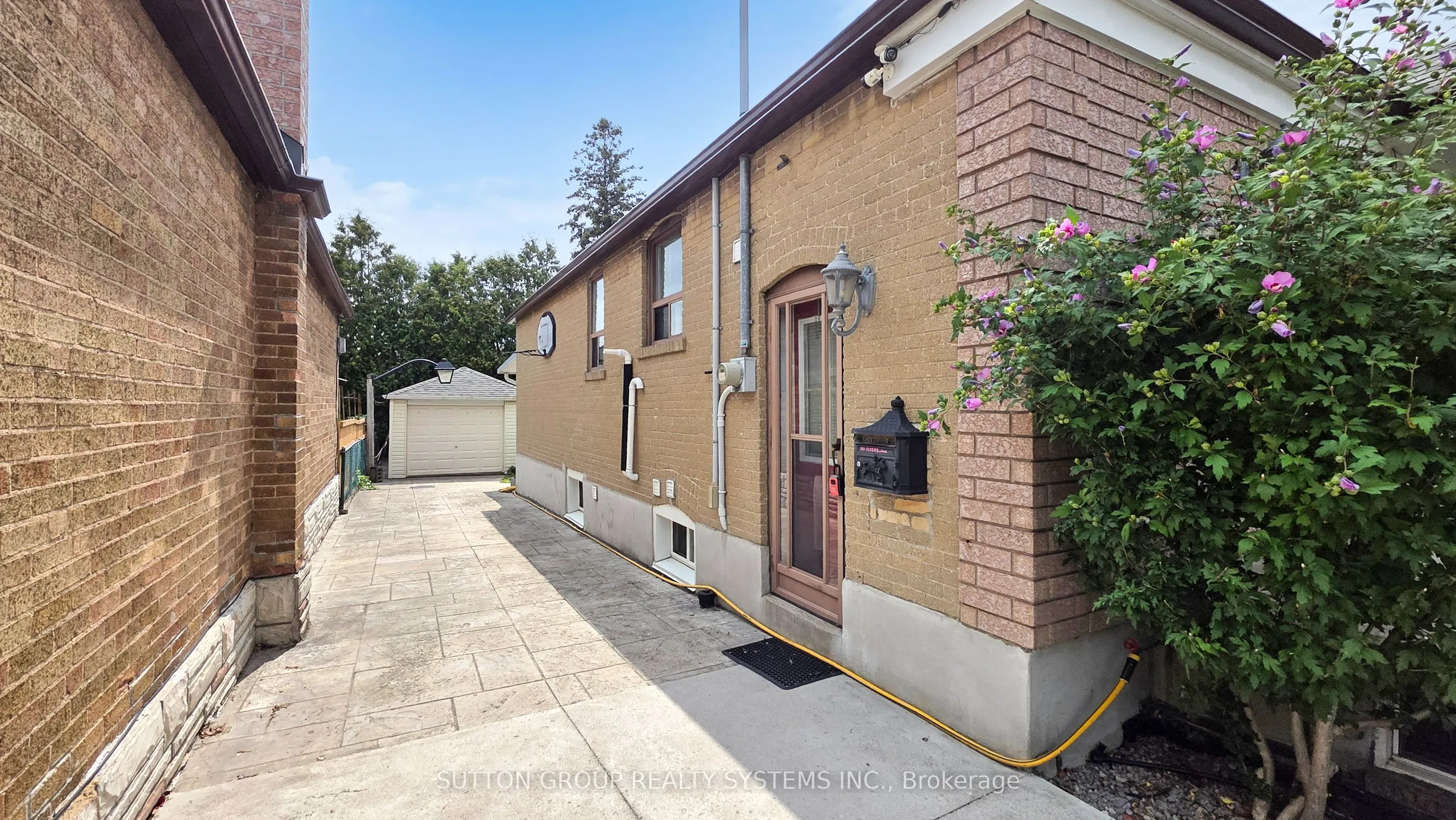 129 Lonborough Avenue
