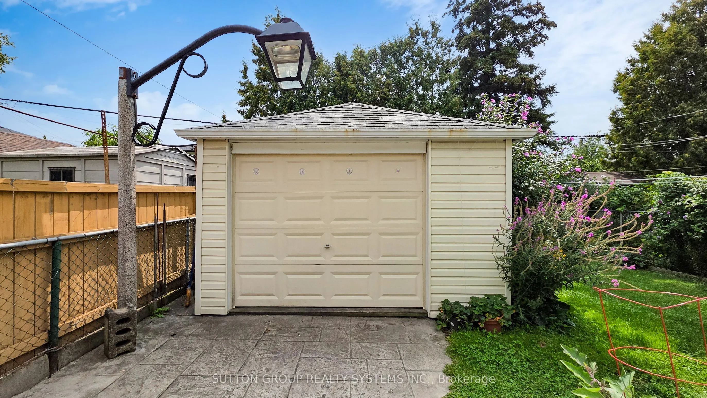 129 Lonborough Avenue