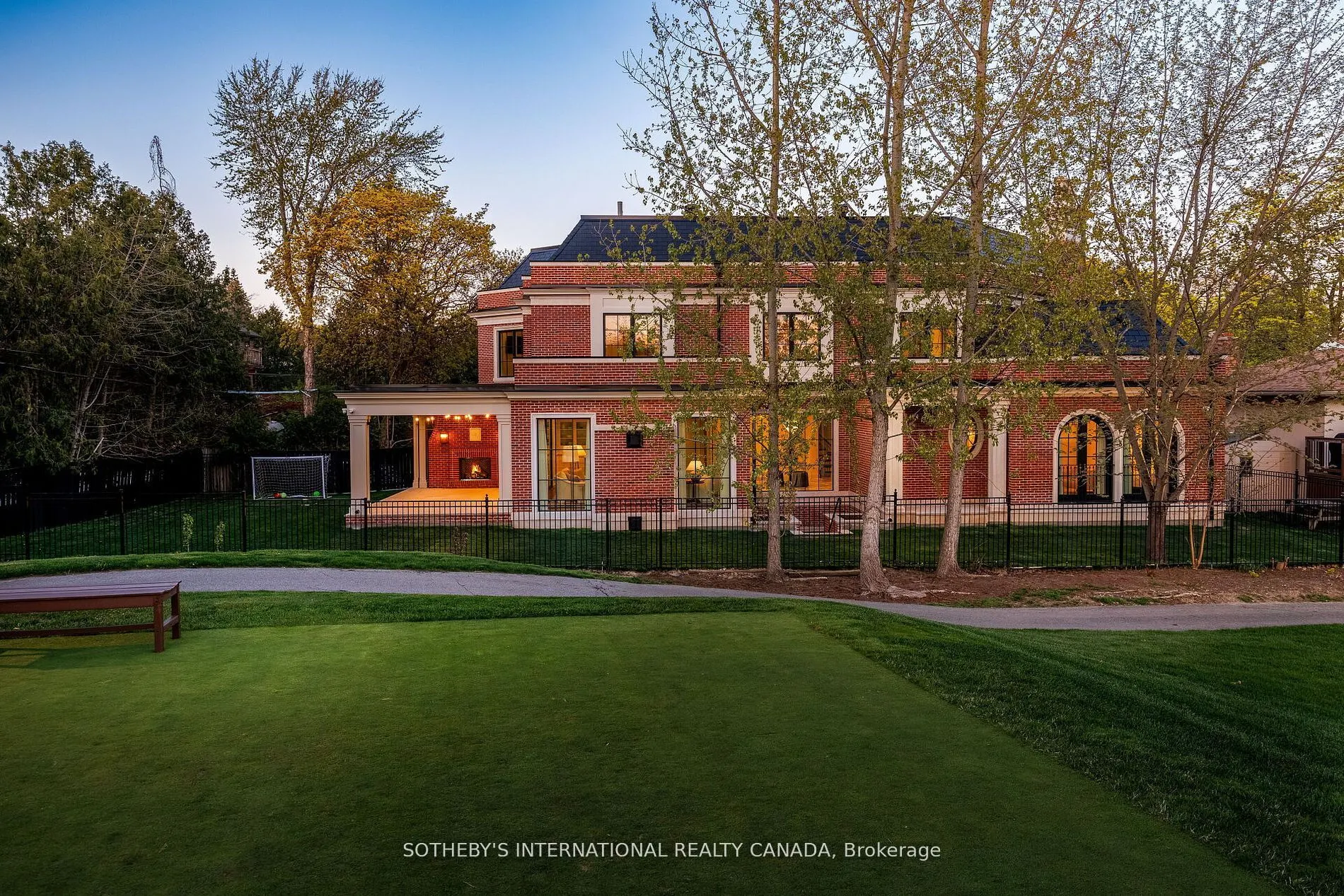 153 Perry Crescent
