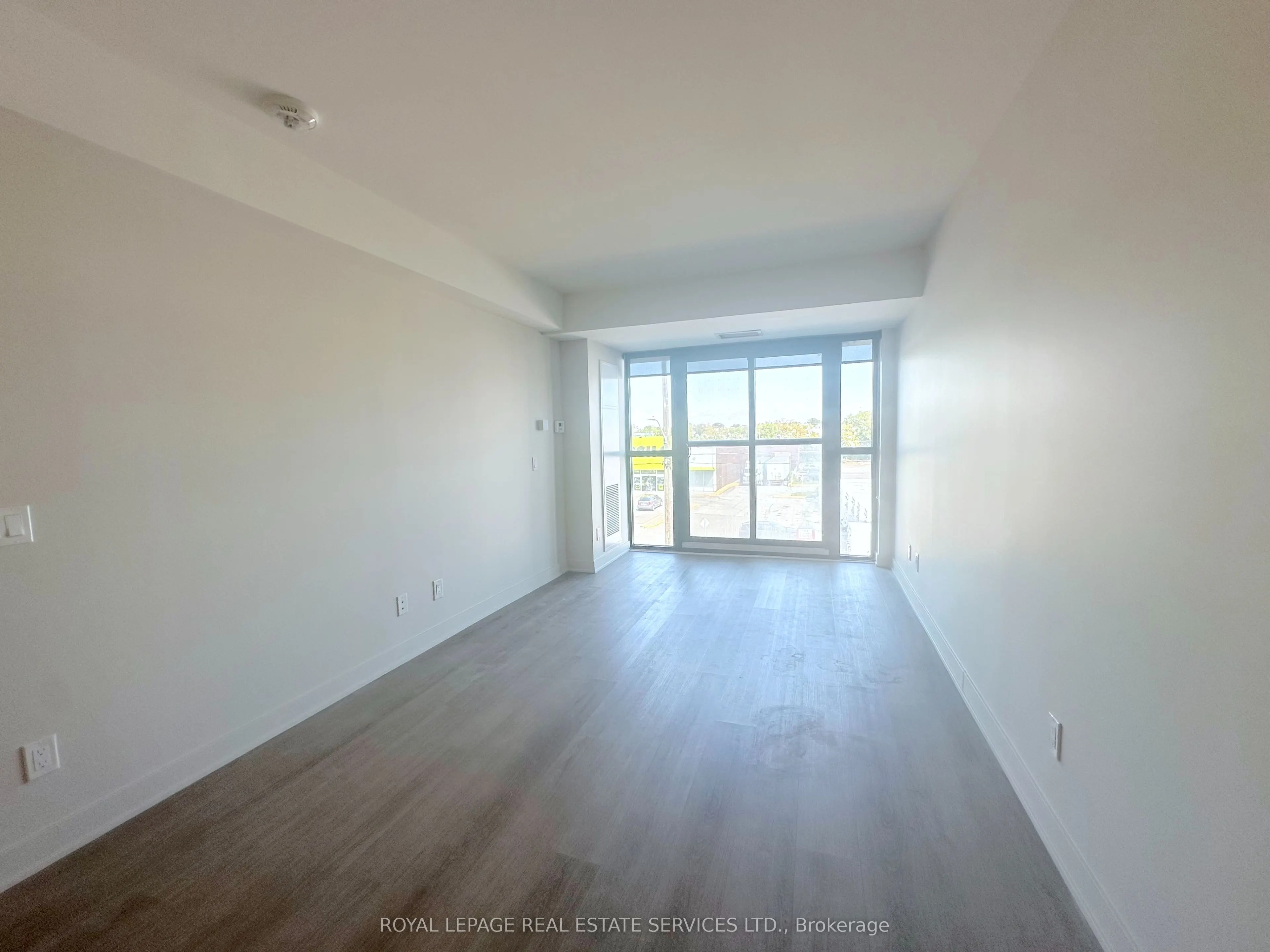 3385 Dundas Street W, #313