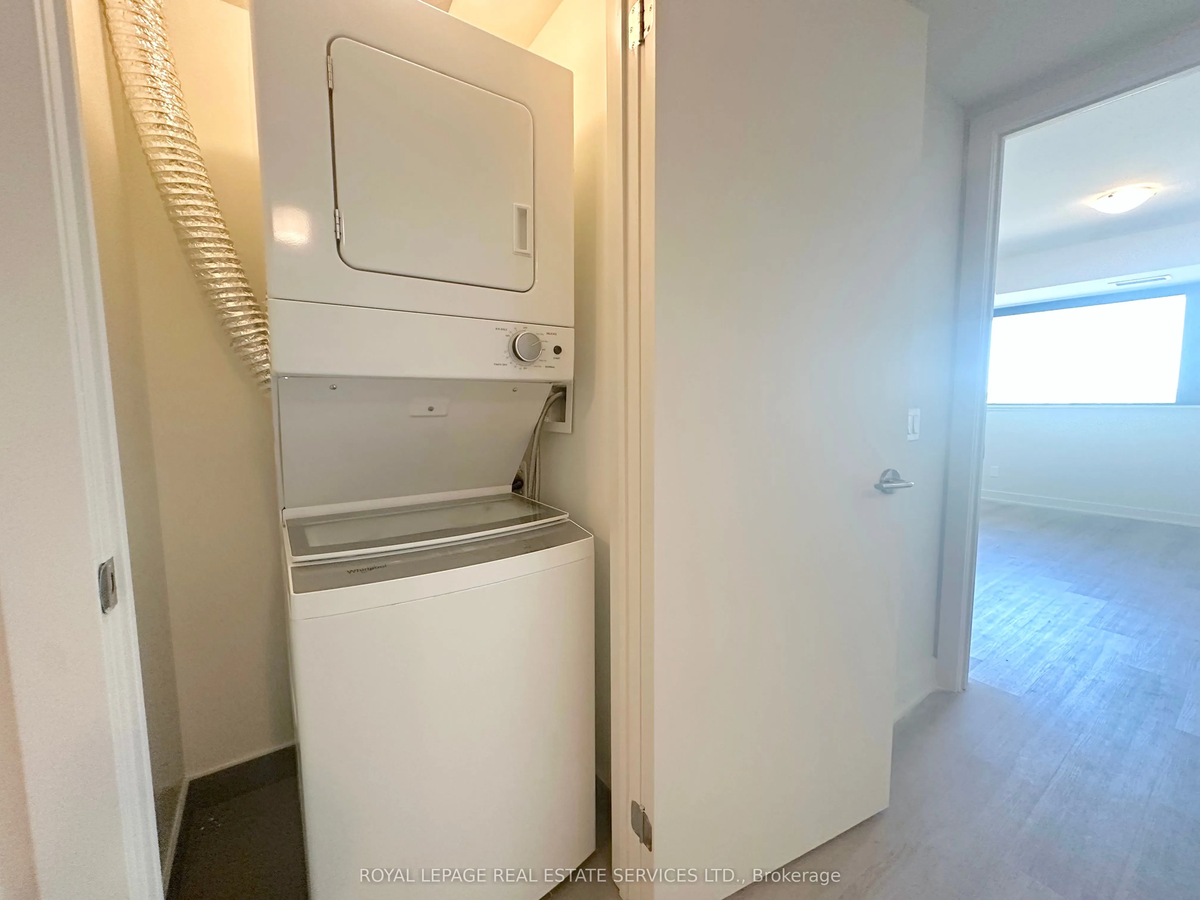 3385 Dundas Street W, #313