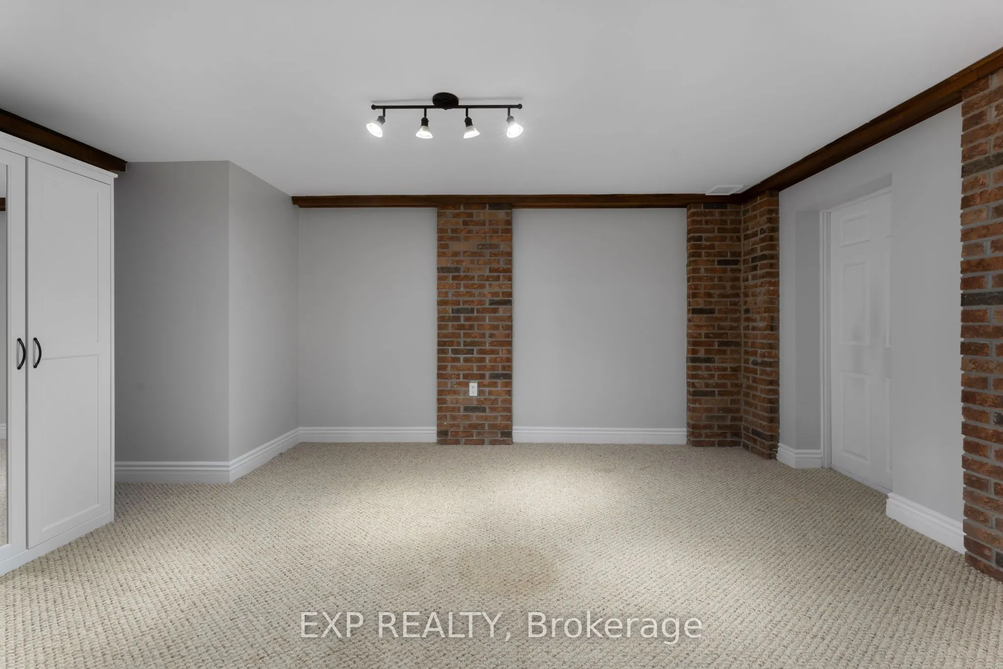 226 Shoreacres Road
