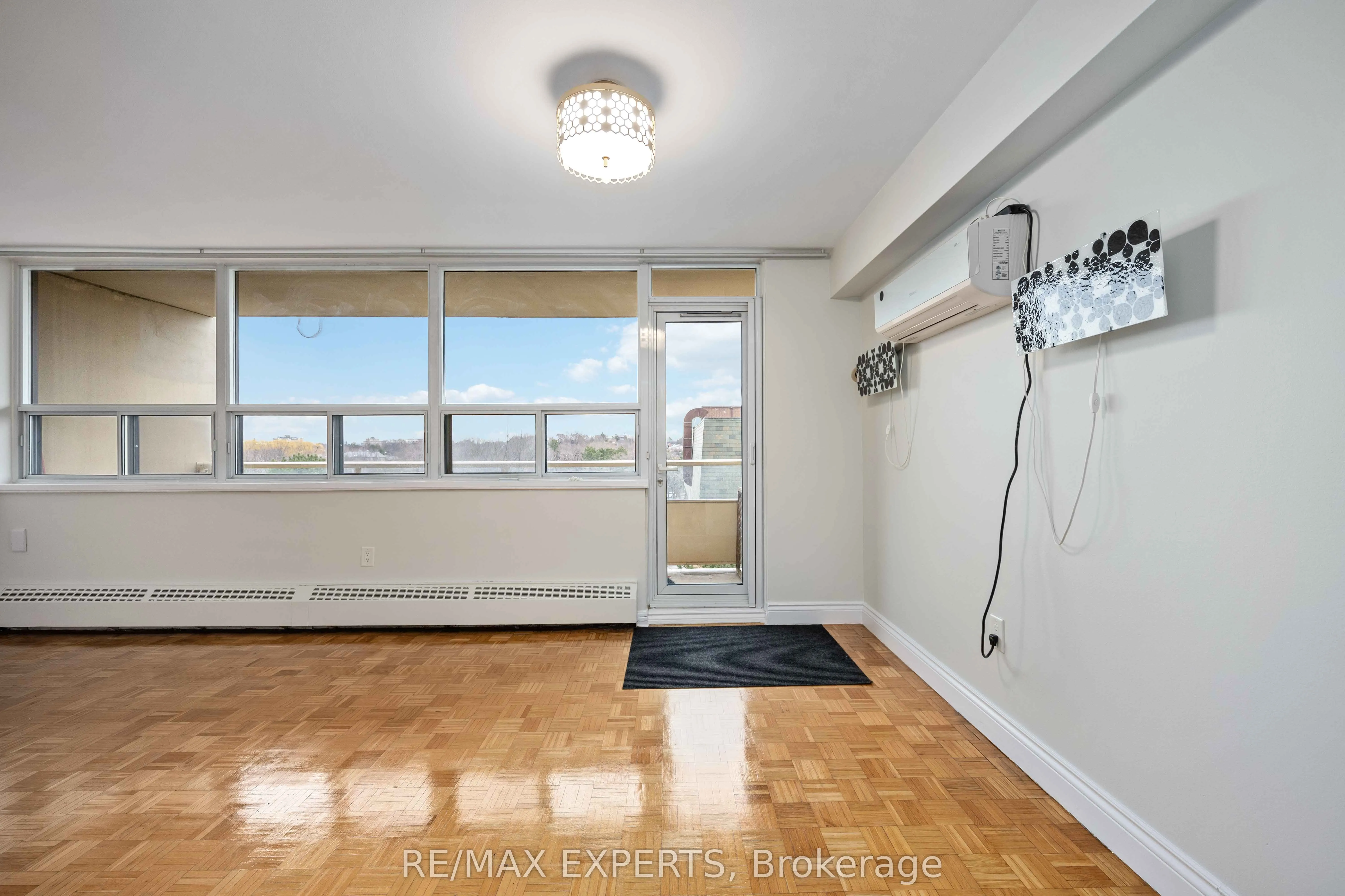 360 Ridelle Avenue, #612