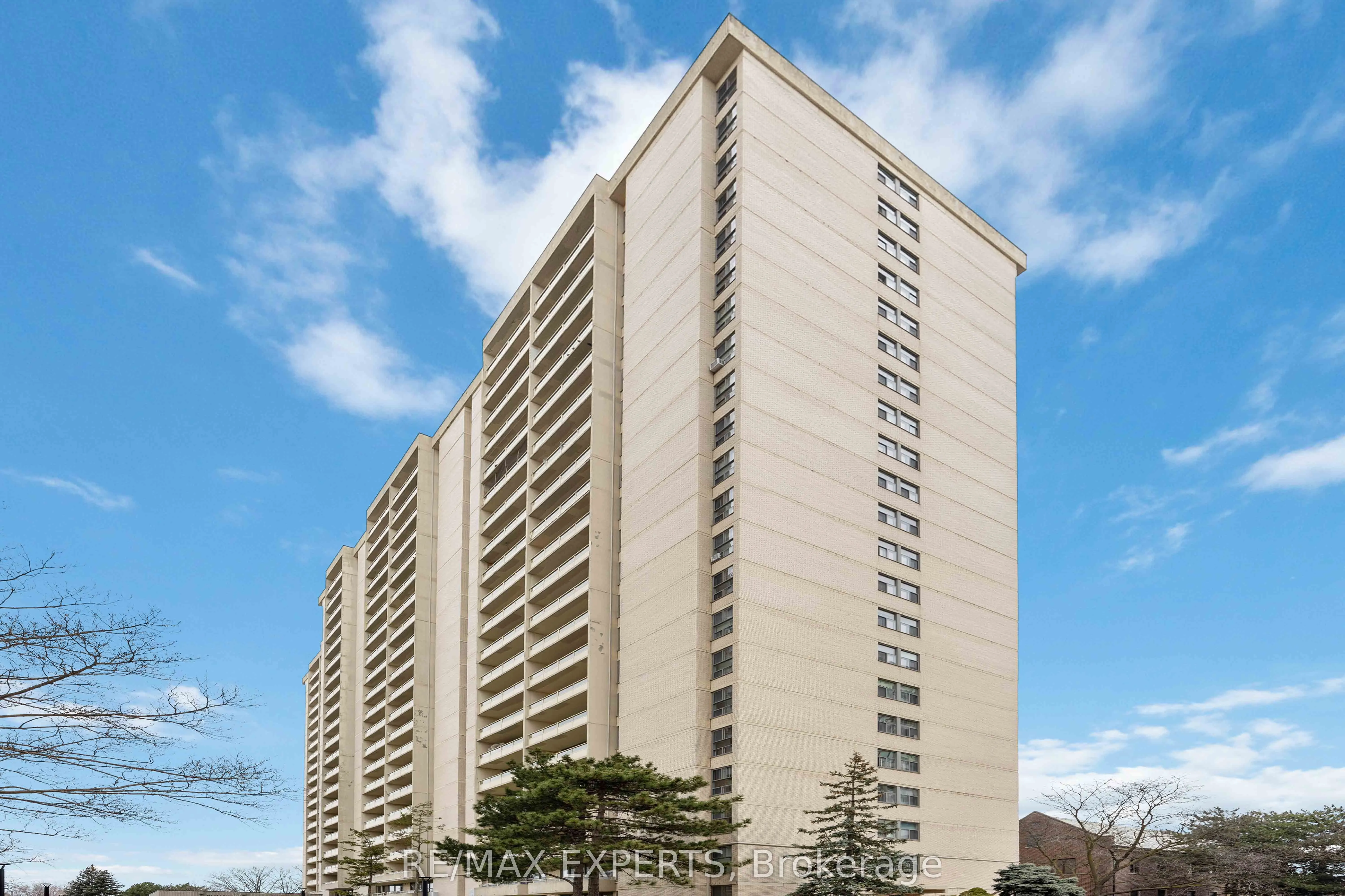 360 Ridelle Avenue, #612