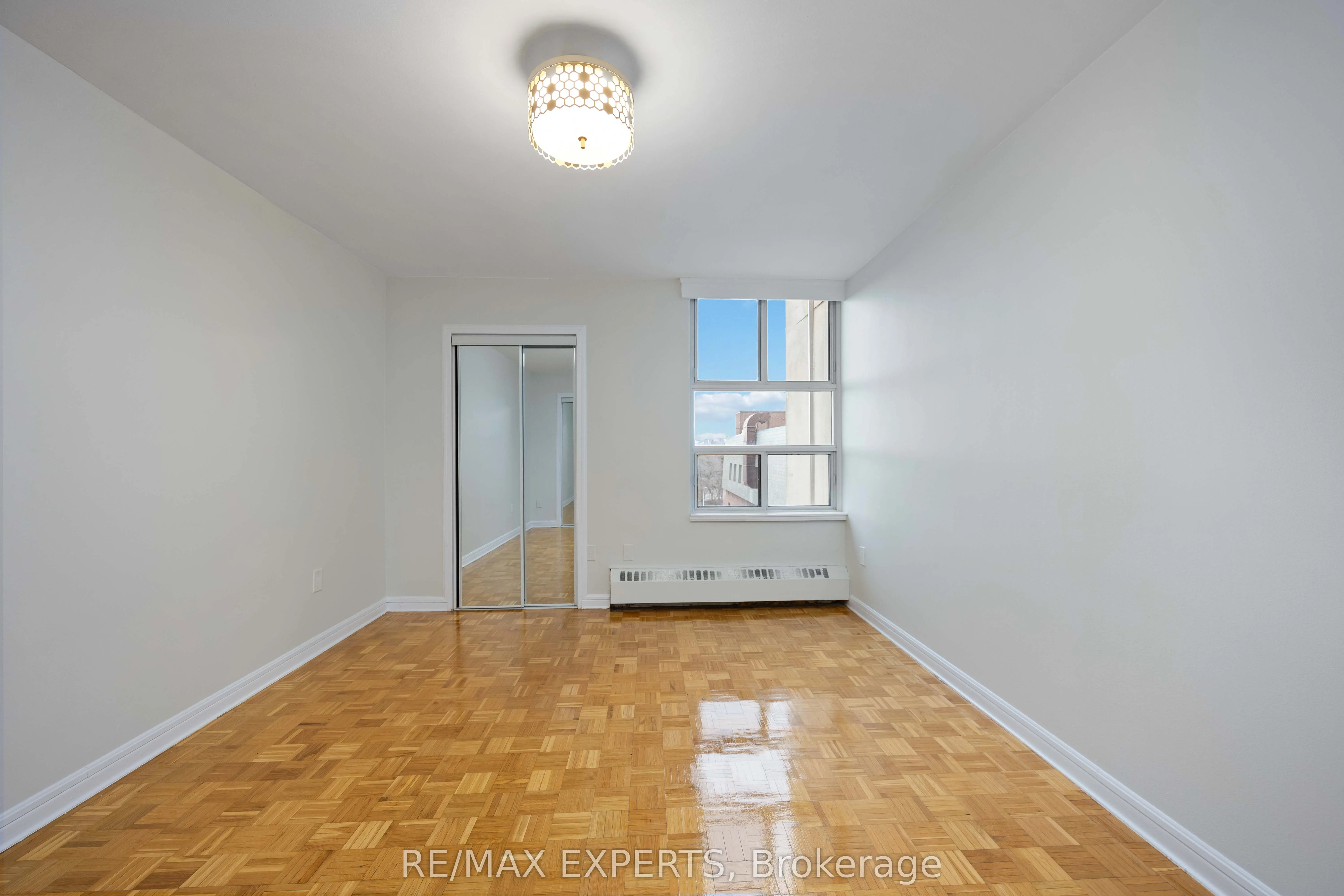 360 Ridelle Avenue, #612