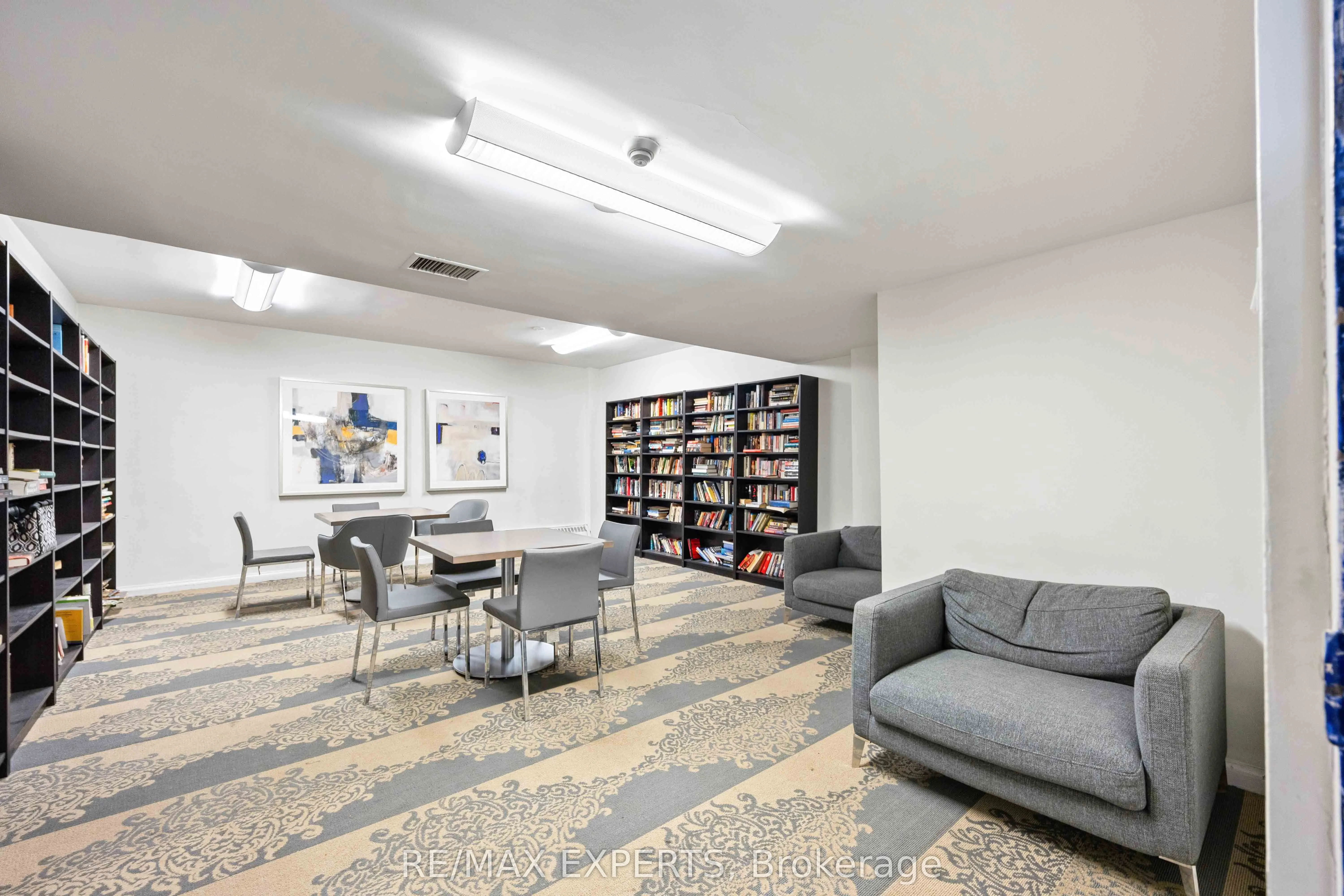 360 Ridelle Avenue, #612