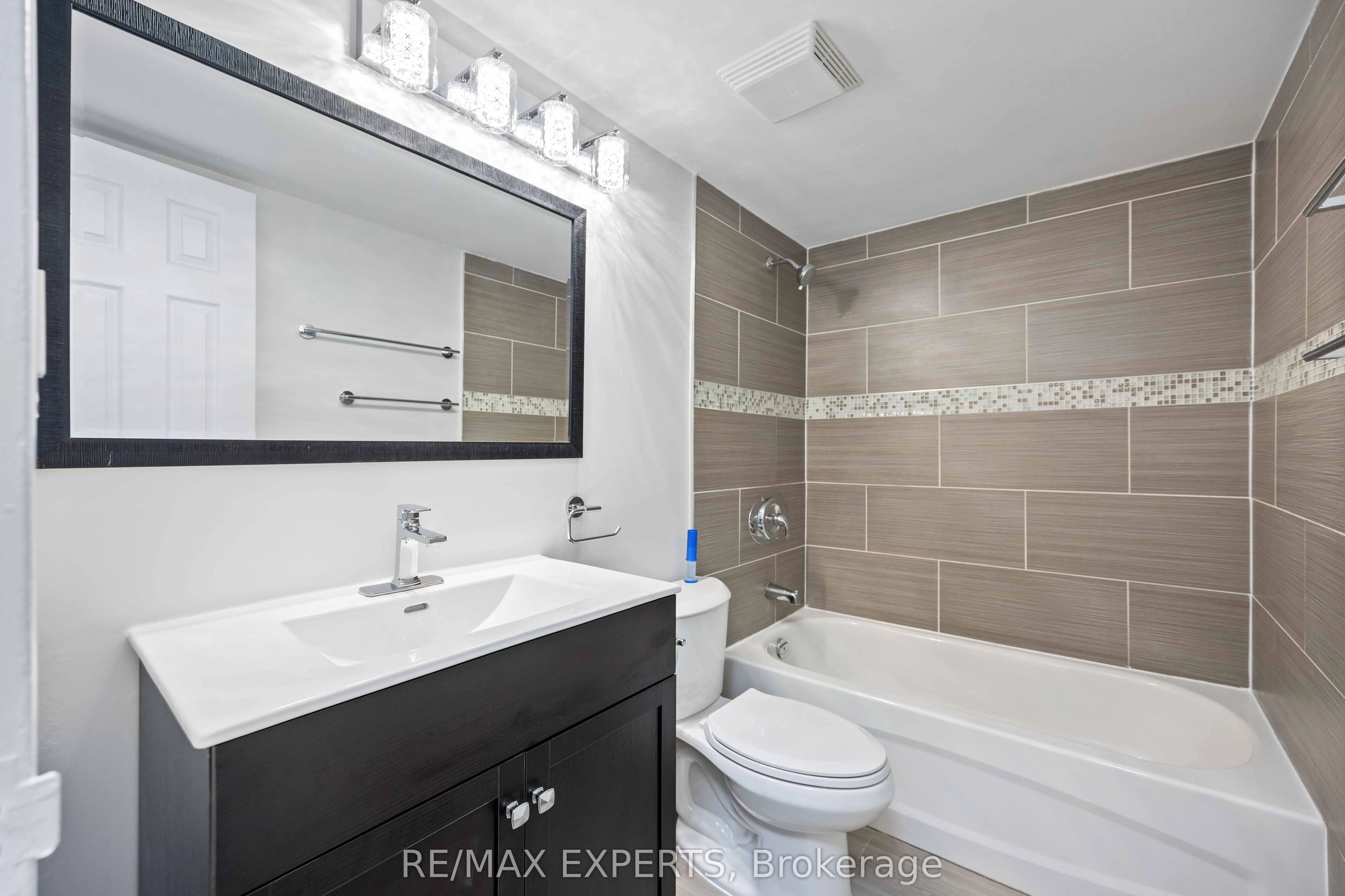 360 Ridelle Avenue, #612