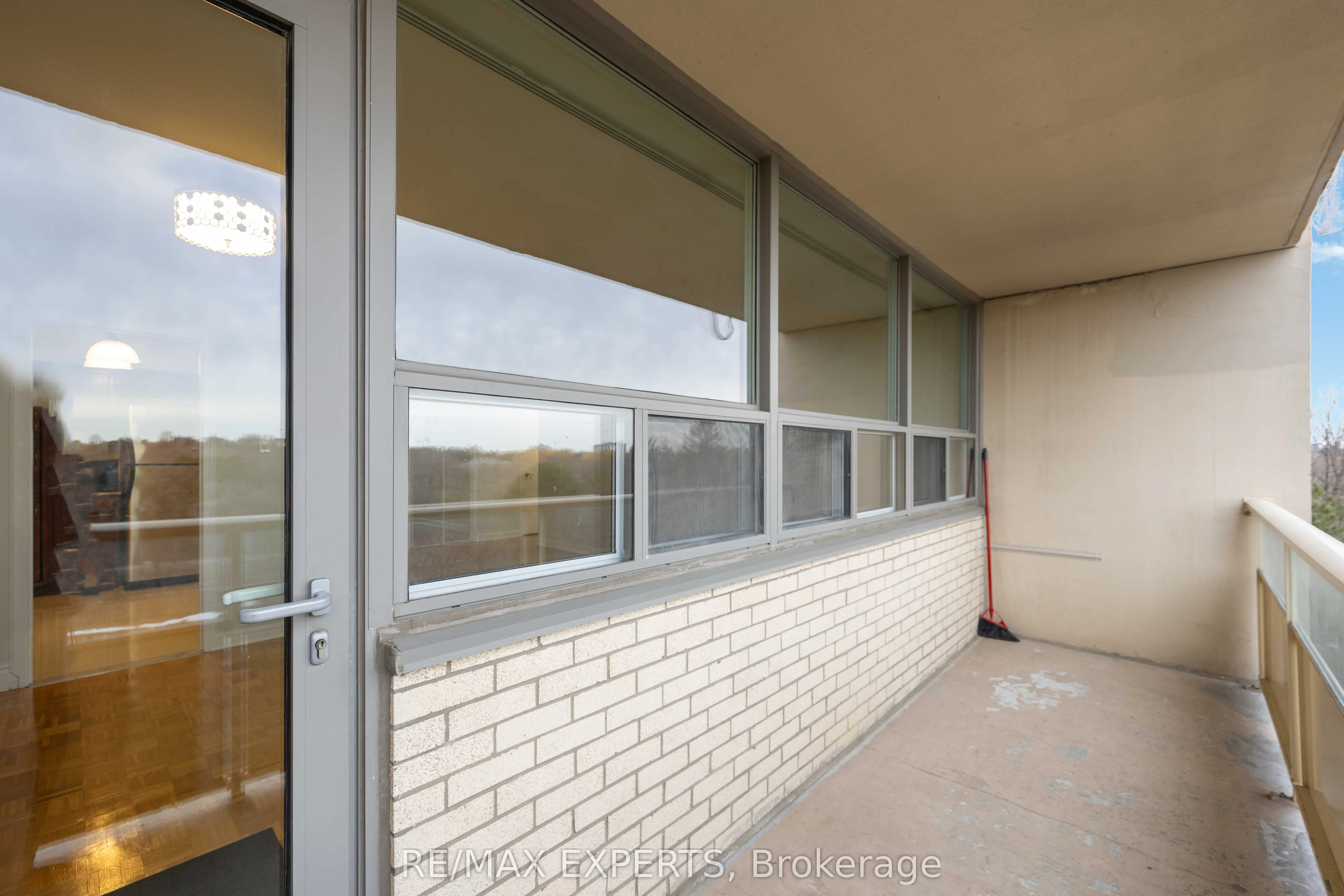 360 Ridelle Avenue, #612