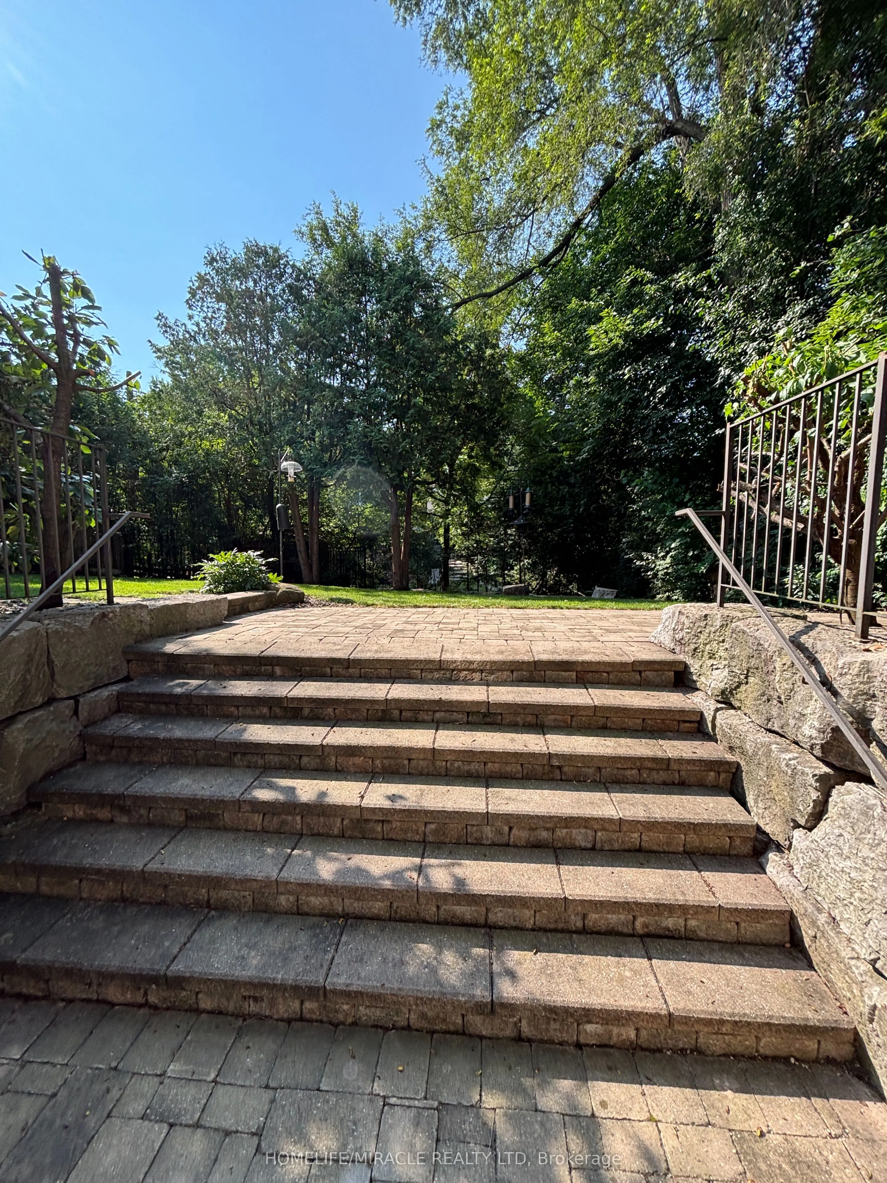 81 Chestnut Hills Parkway, #Lower