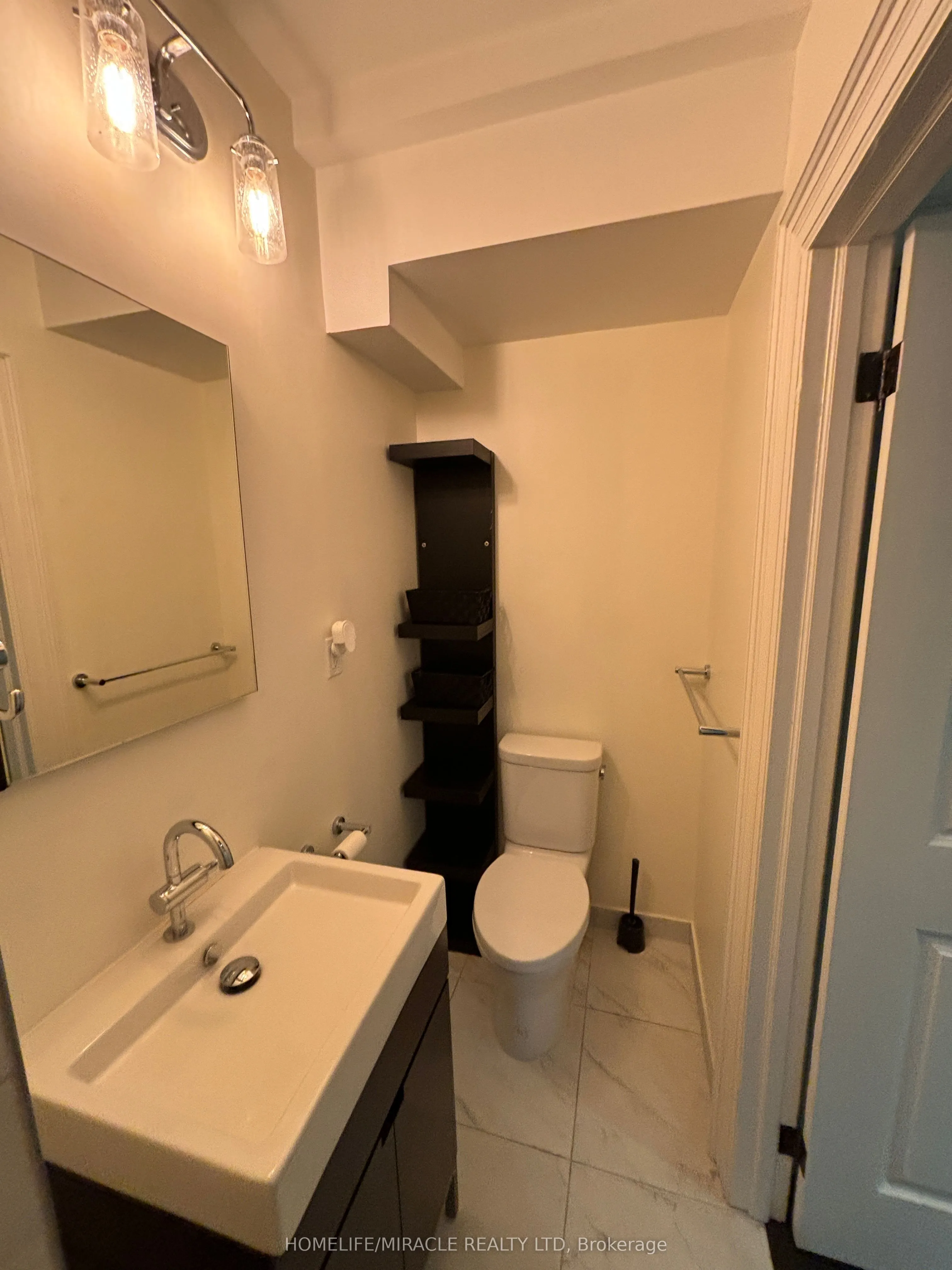 81 Chestnut Hills Parkway, #Lower