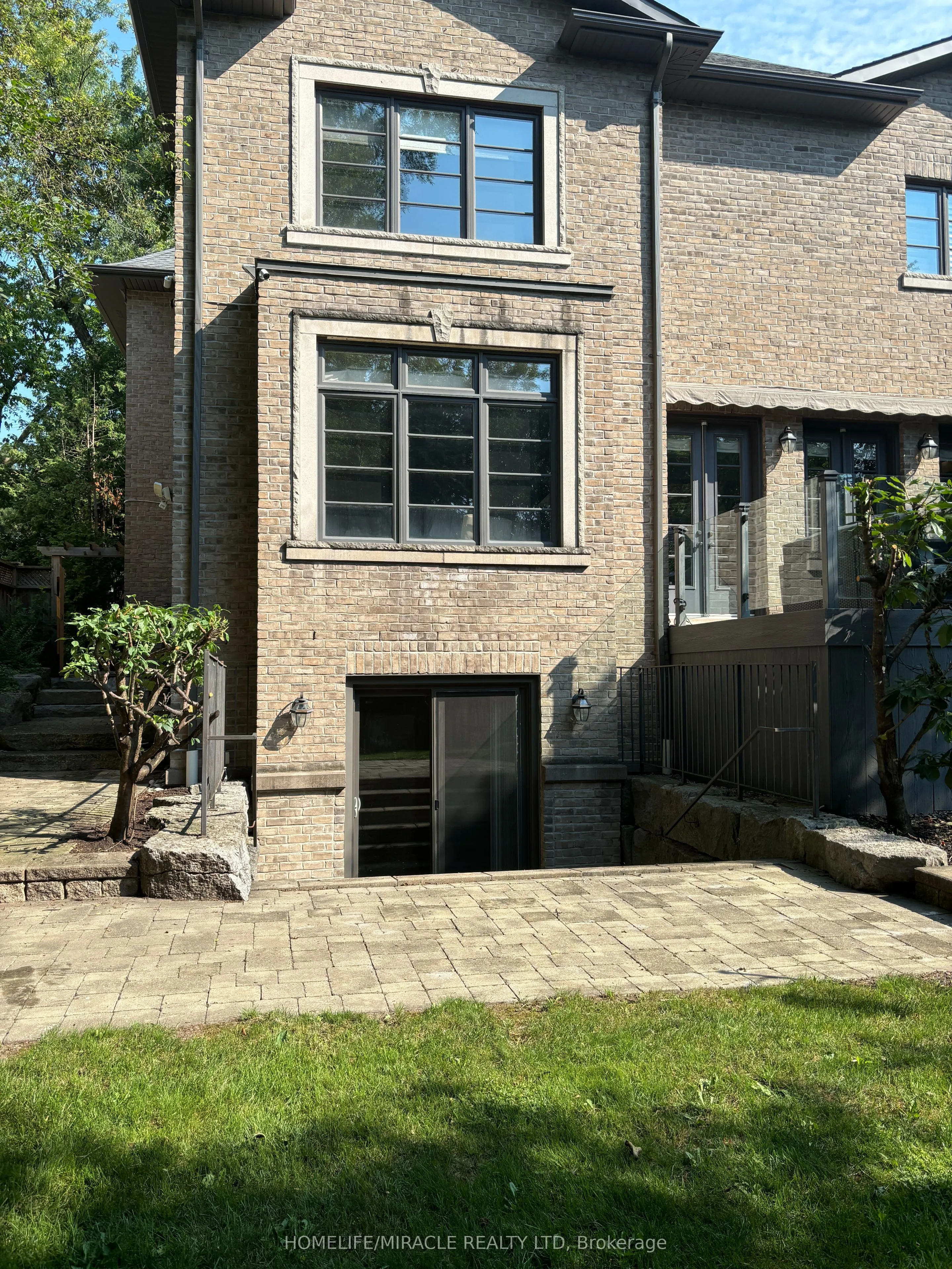 81 Chestnut Hills Parkway, #Lower