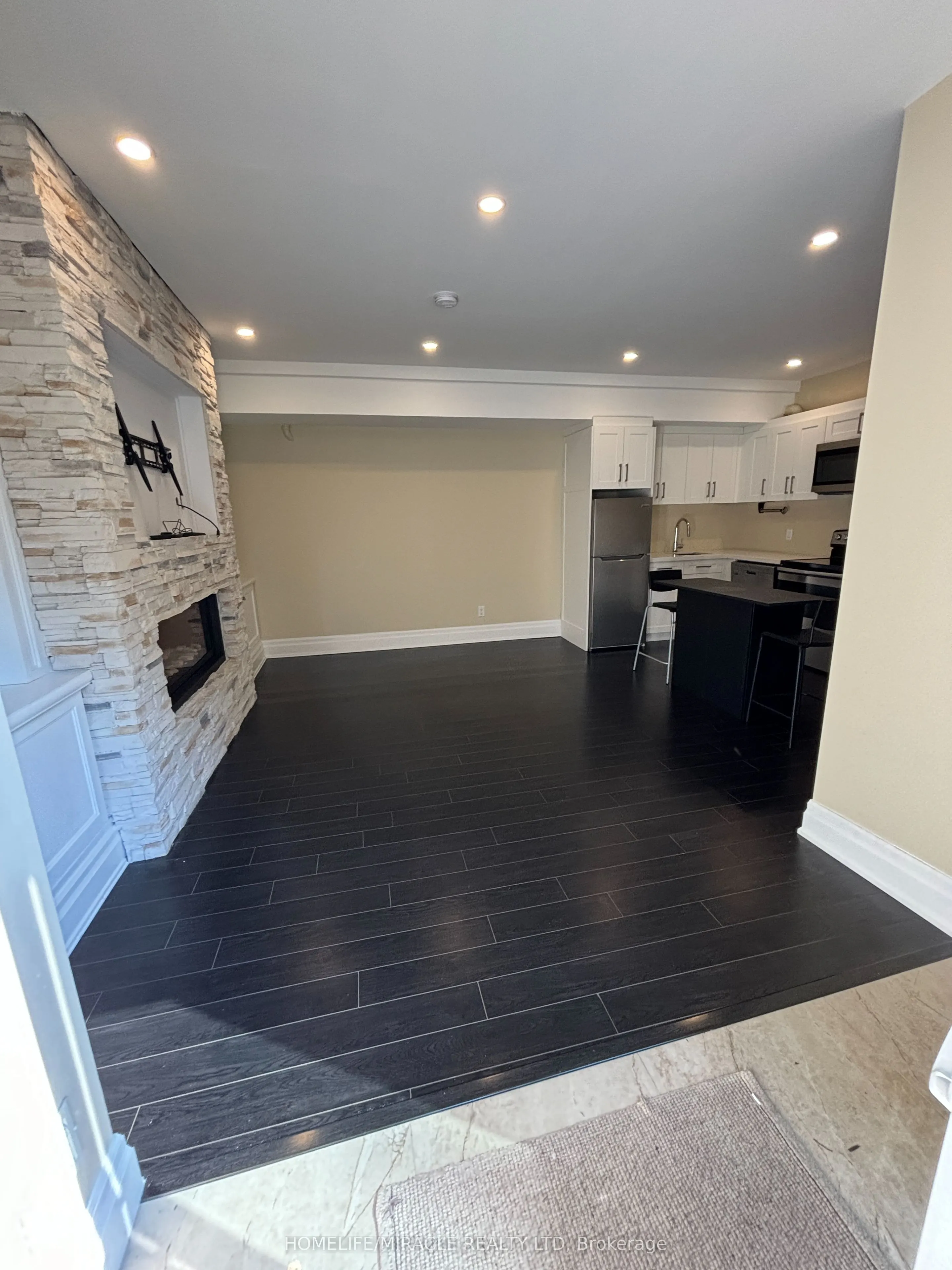 81 Chestnut Hills Parkway, #Lower