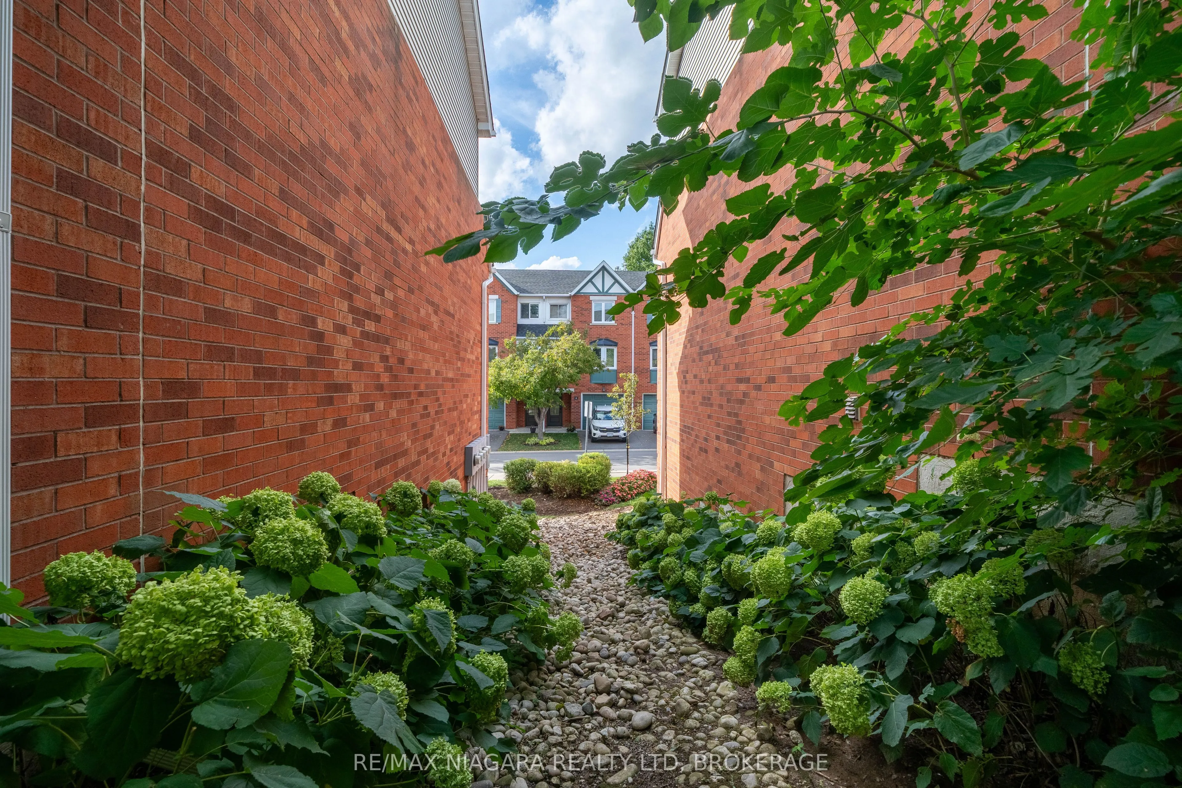 2300 Brays Lane, #81
