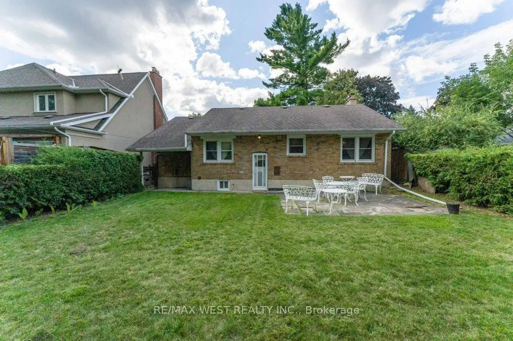 216 Berry Road