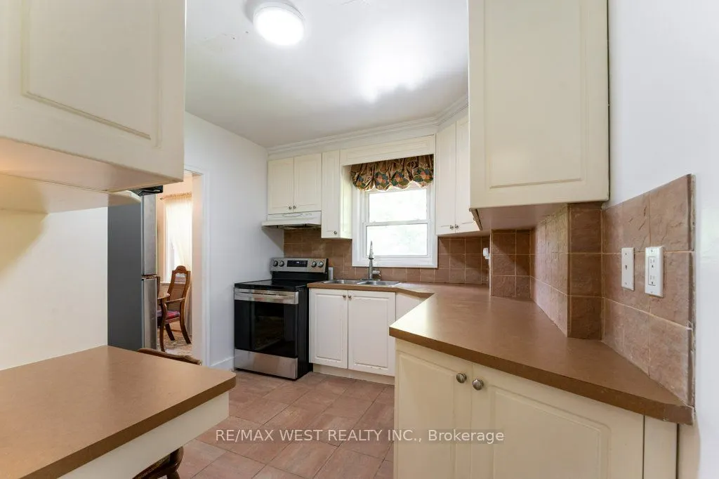 216 Berry Road