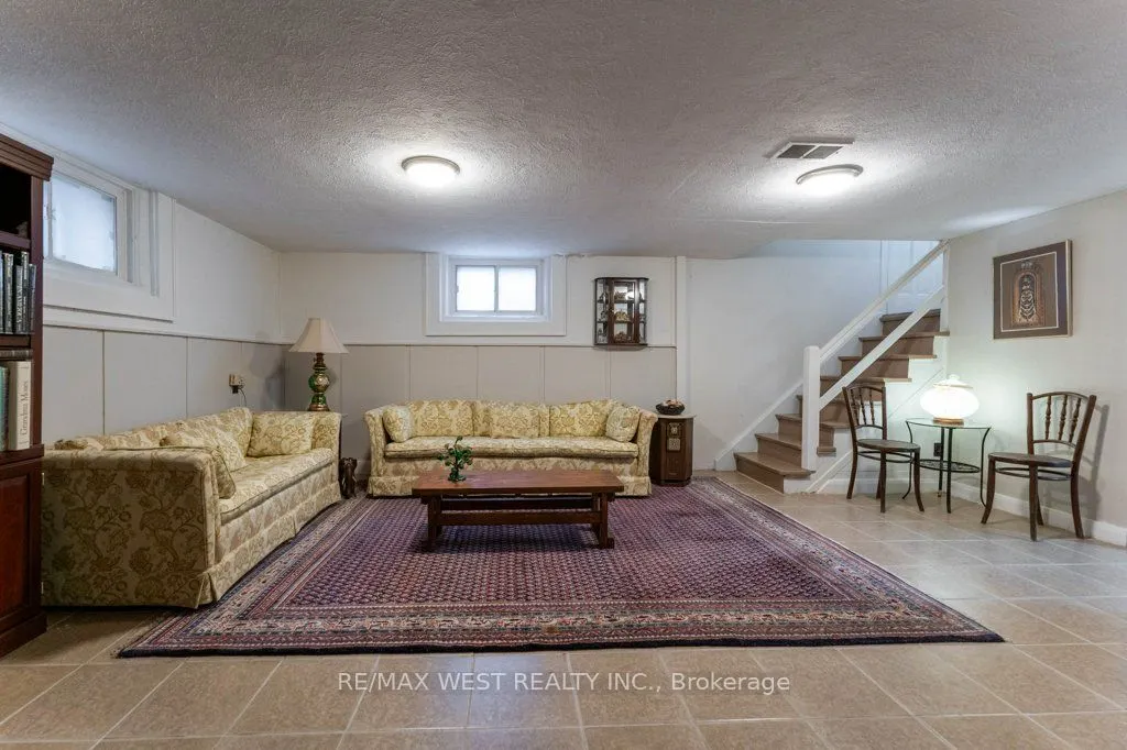 216 Berry Road