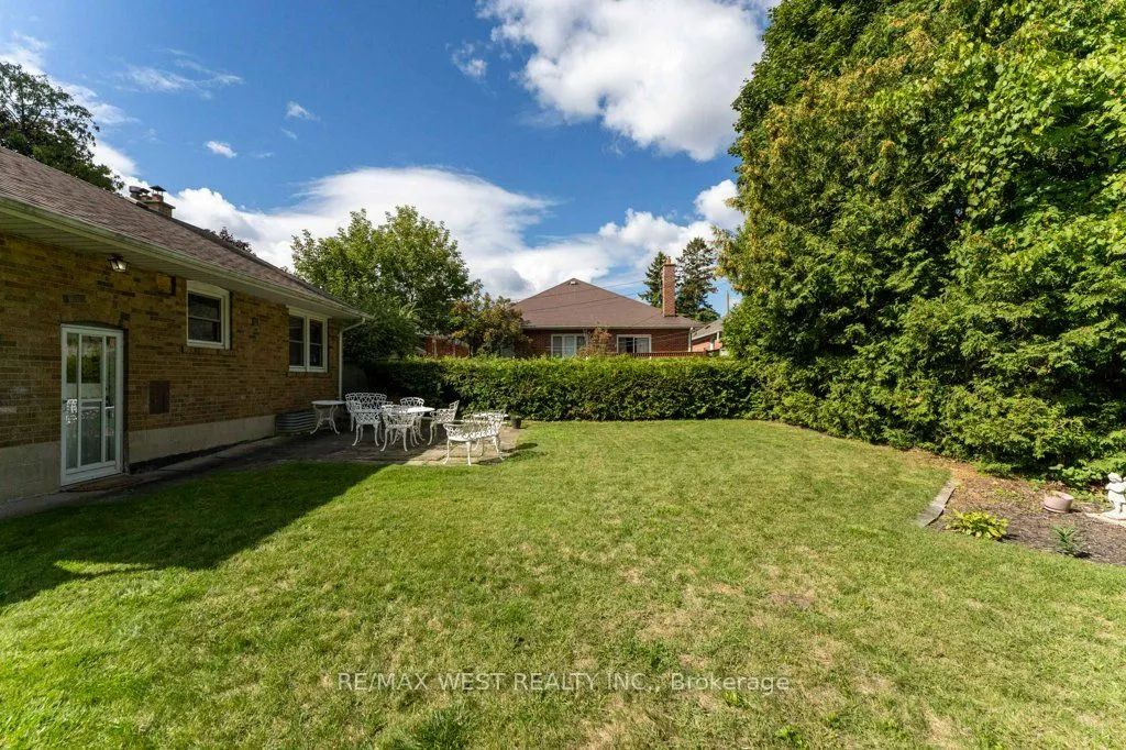 216 Berry Road