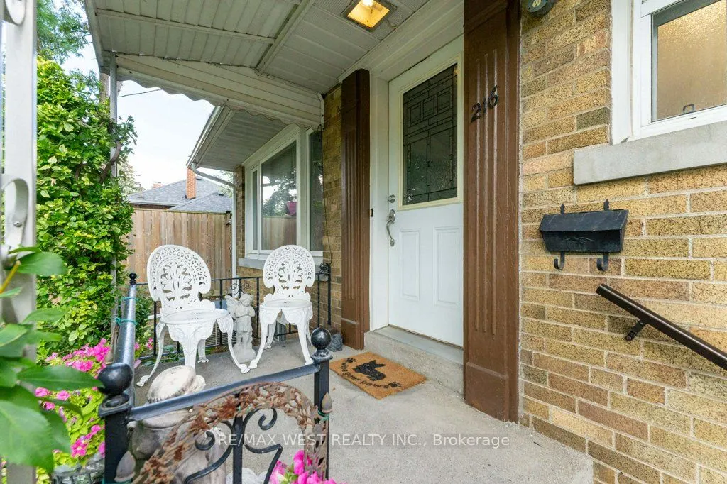216 Berry Road