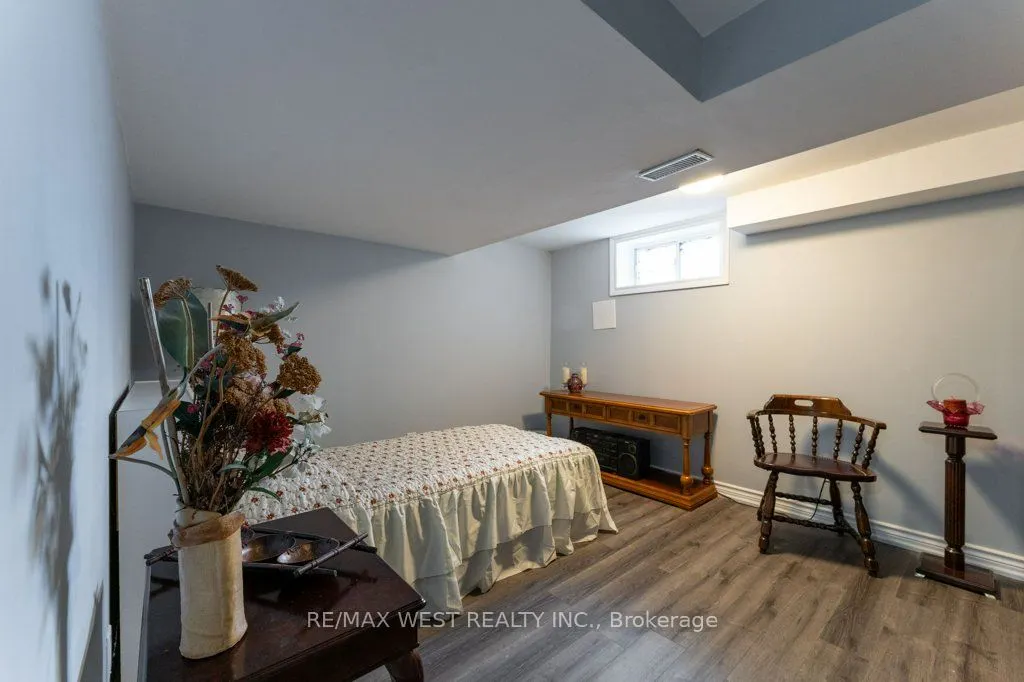 216 Berry Road
