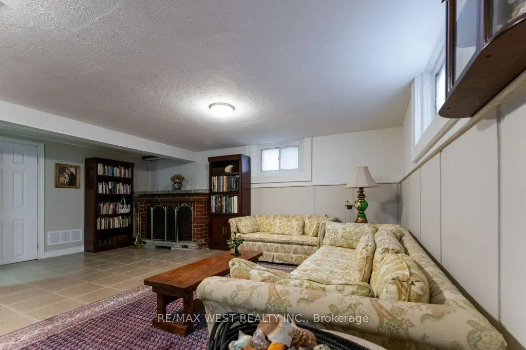 216 Berry Road